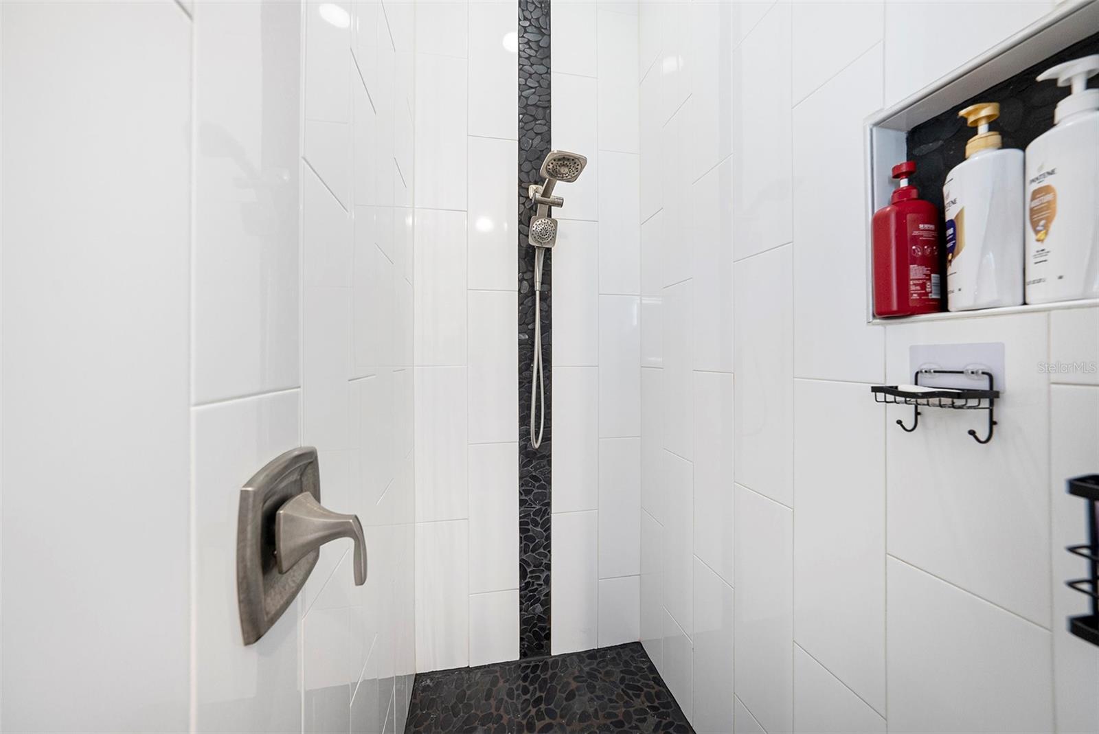 Listing photo id 16 for 31307 Chatterly Drive