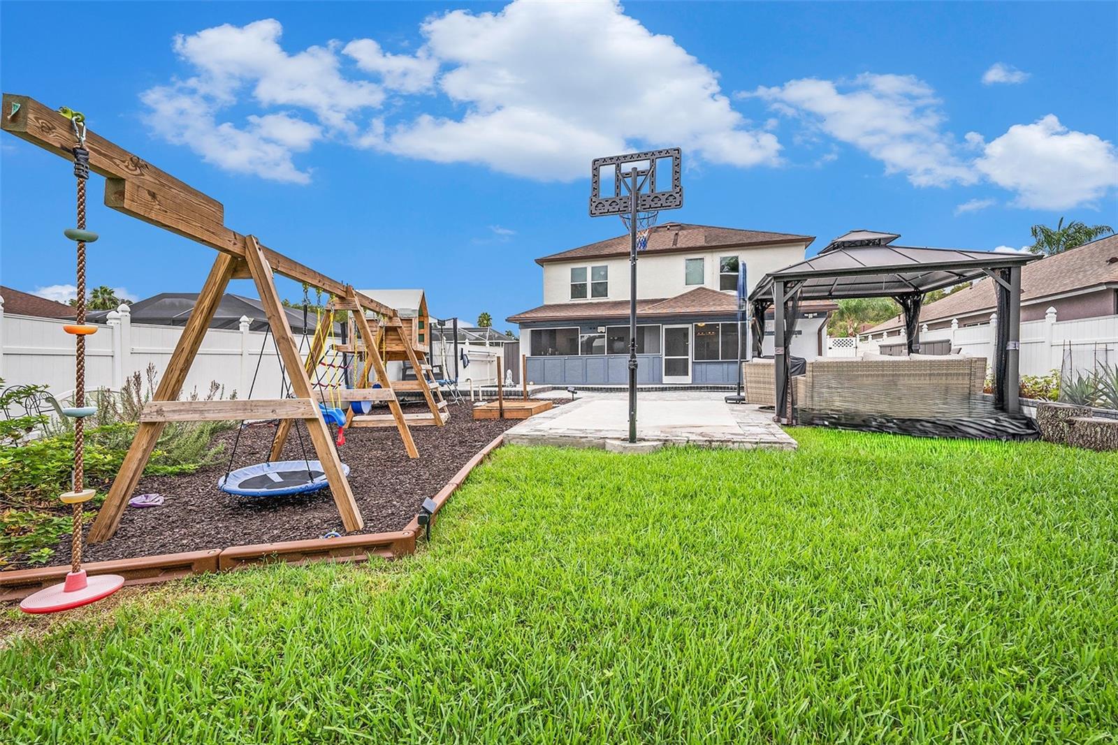 Listing photo id 25 for 31307 Chatterly Drive