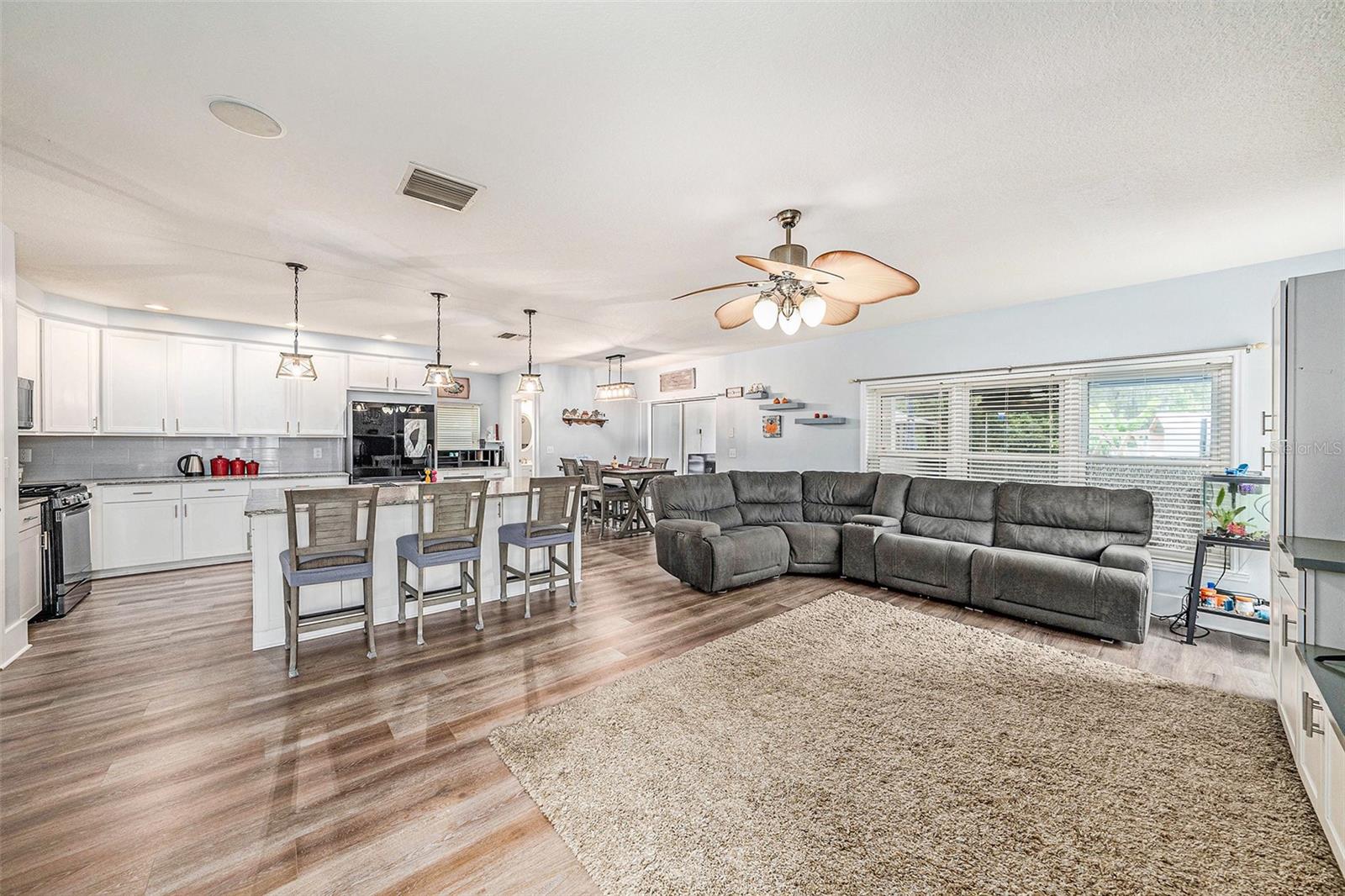 Listing photo id 1 for 31307 Chatterly Drive