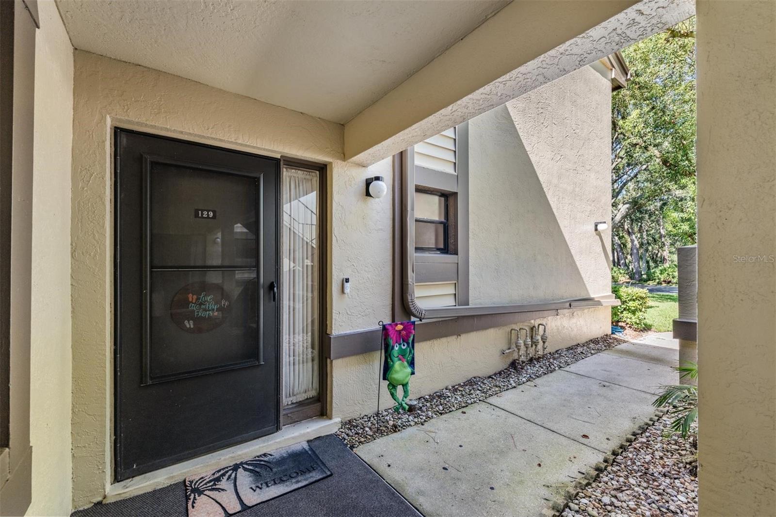 Image 3 of 31 For 129 Woodlake Wynde  129
