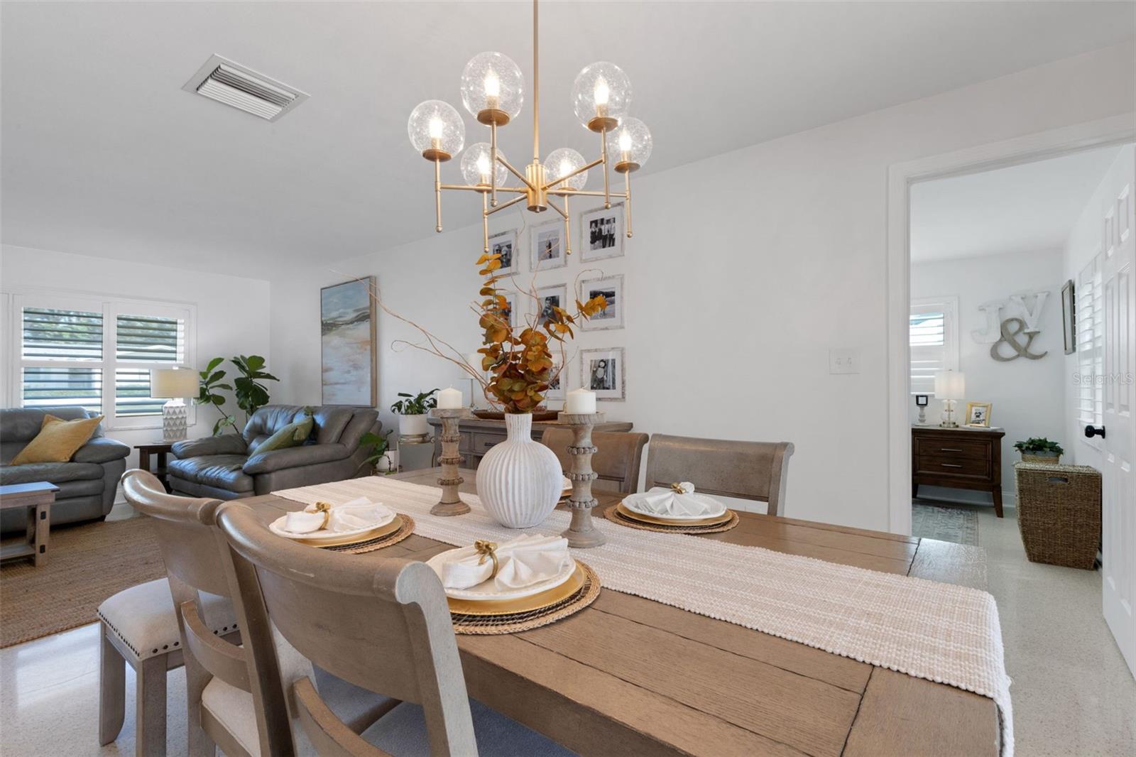 Image 13 of 62 For 2333 Glenmoor Road N