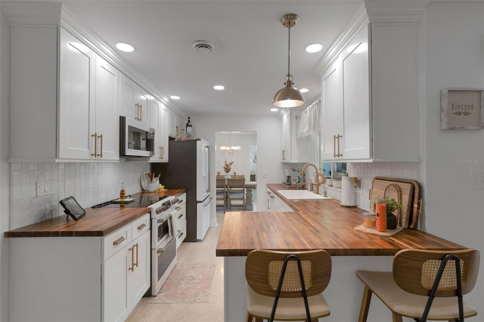 Image 19 of 62 For 2333 Glenmoor Road N