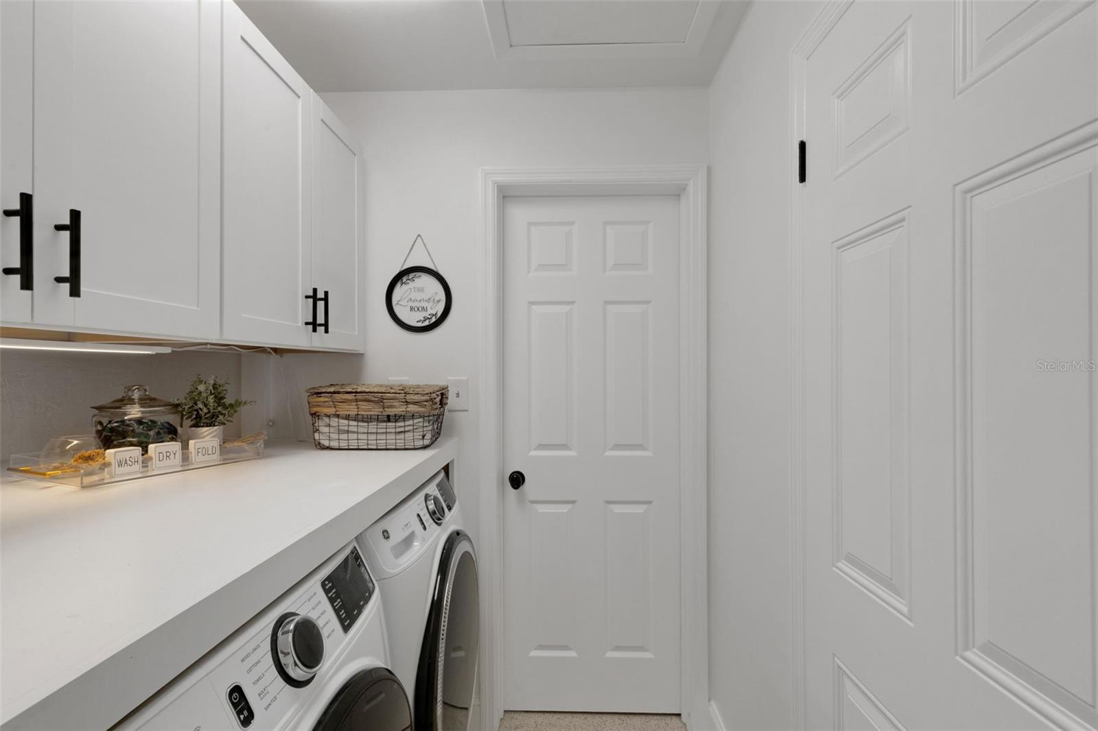 Image 24 of 62 For 2333 Glenmoor Road N