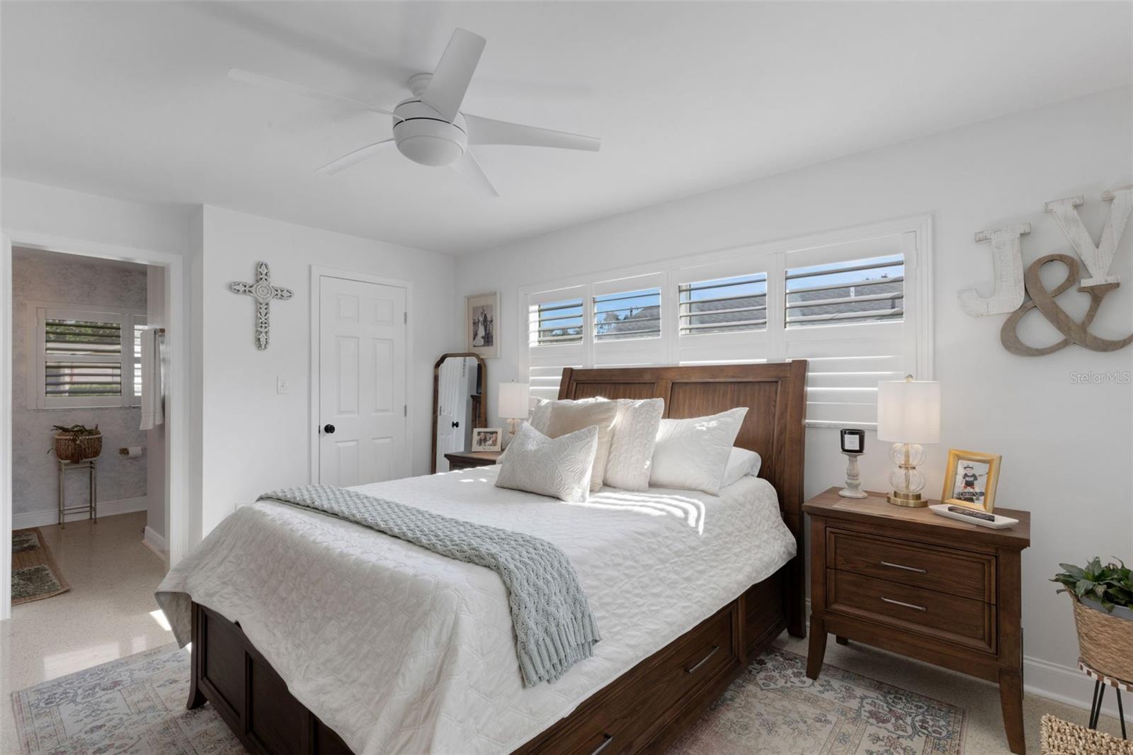 Image 25 of 62 For 2333 Glenmoor Road N