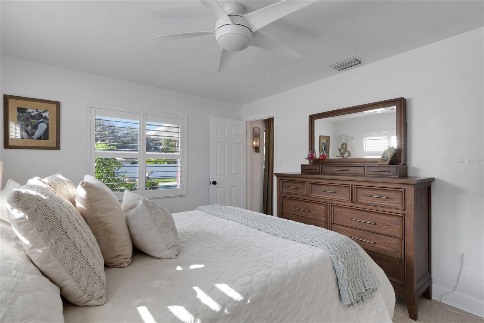 Image 28 of 62 For 2333 Glenmoor Road N
