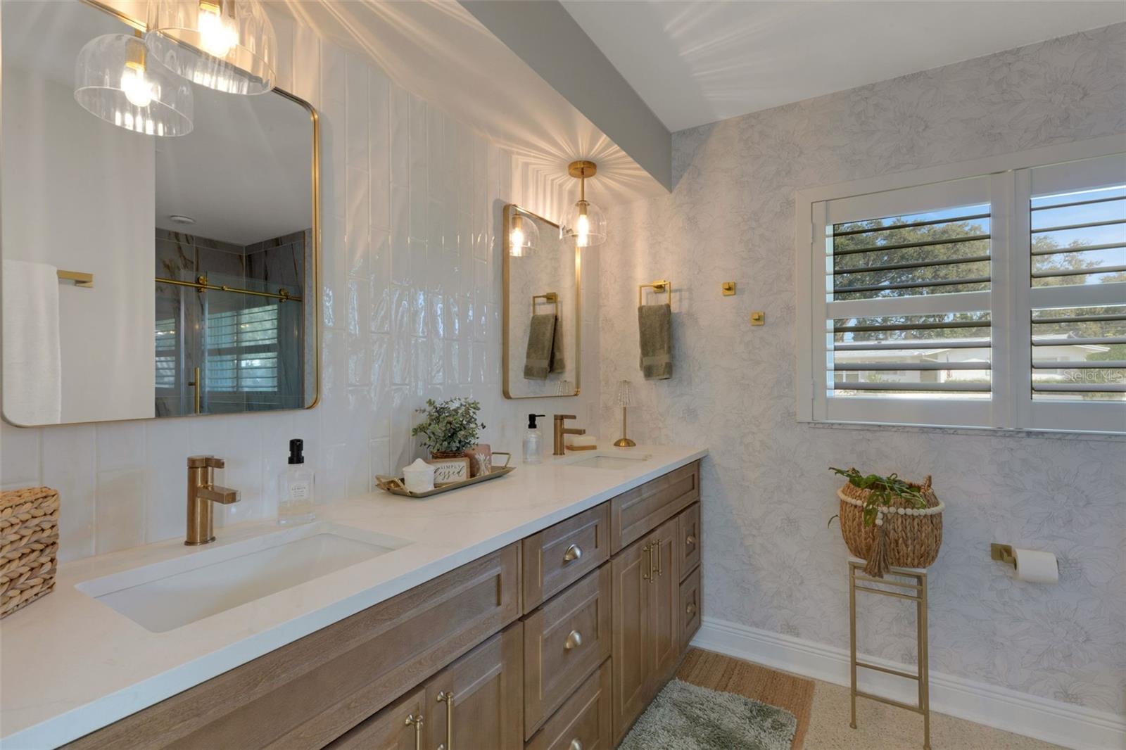 Image 29 of 62 For 2333 Glenmoor Road N