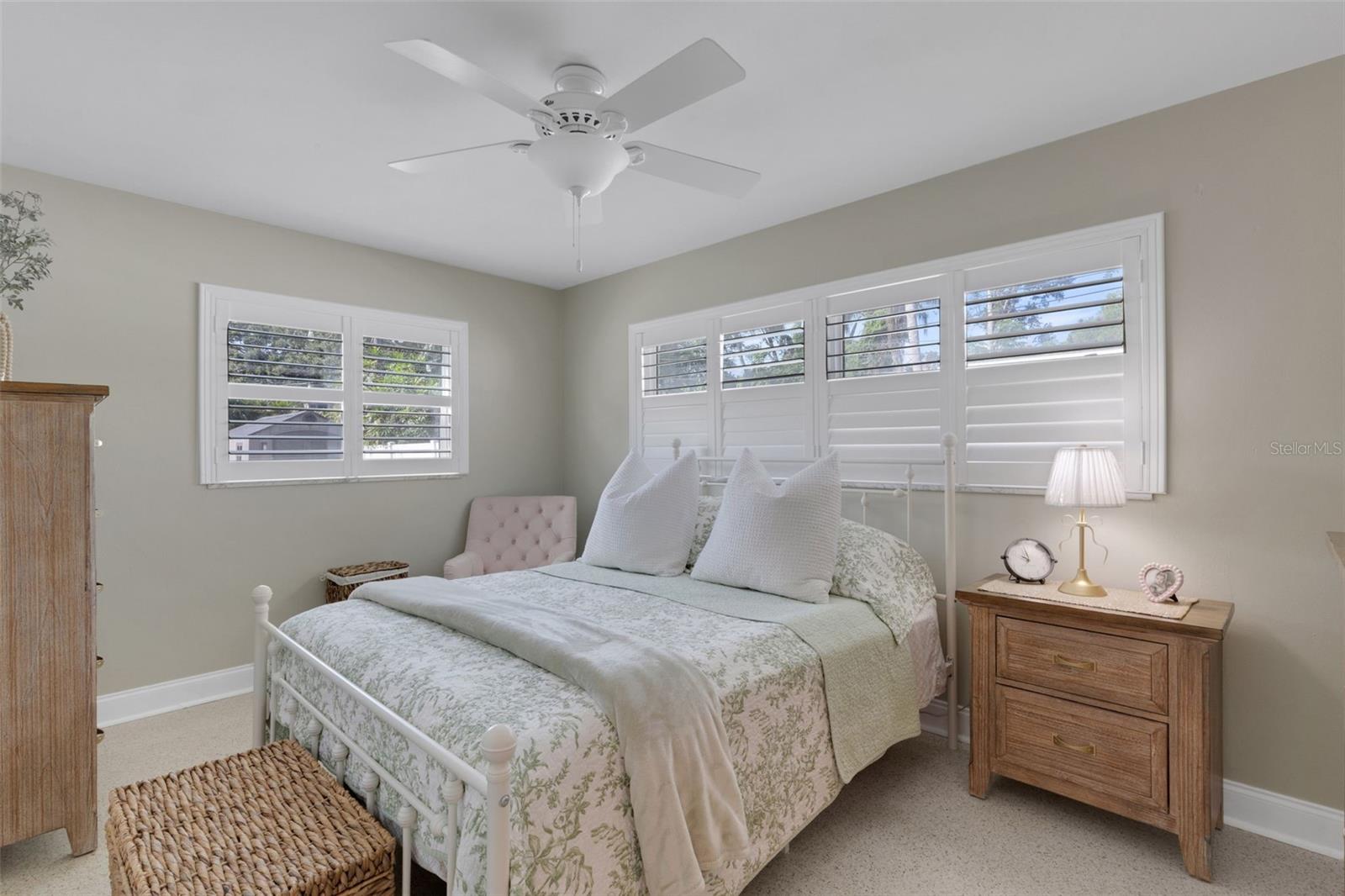 Image 37 of 62 For 2333 Glenmoor Road N