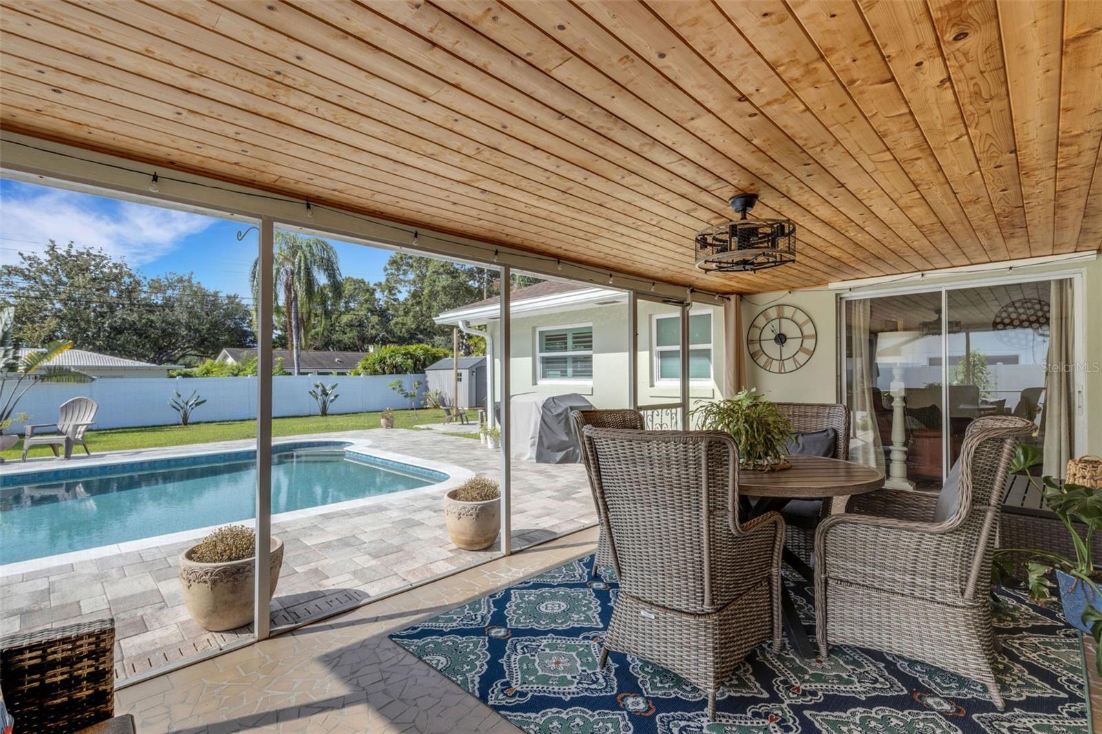 Image 49 of 62 For 2333 Glenmoor Road N