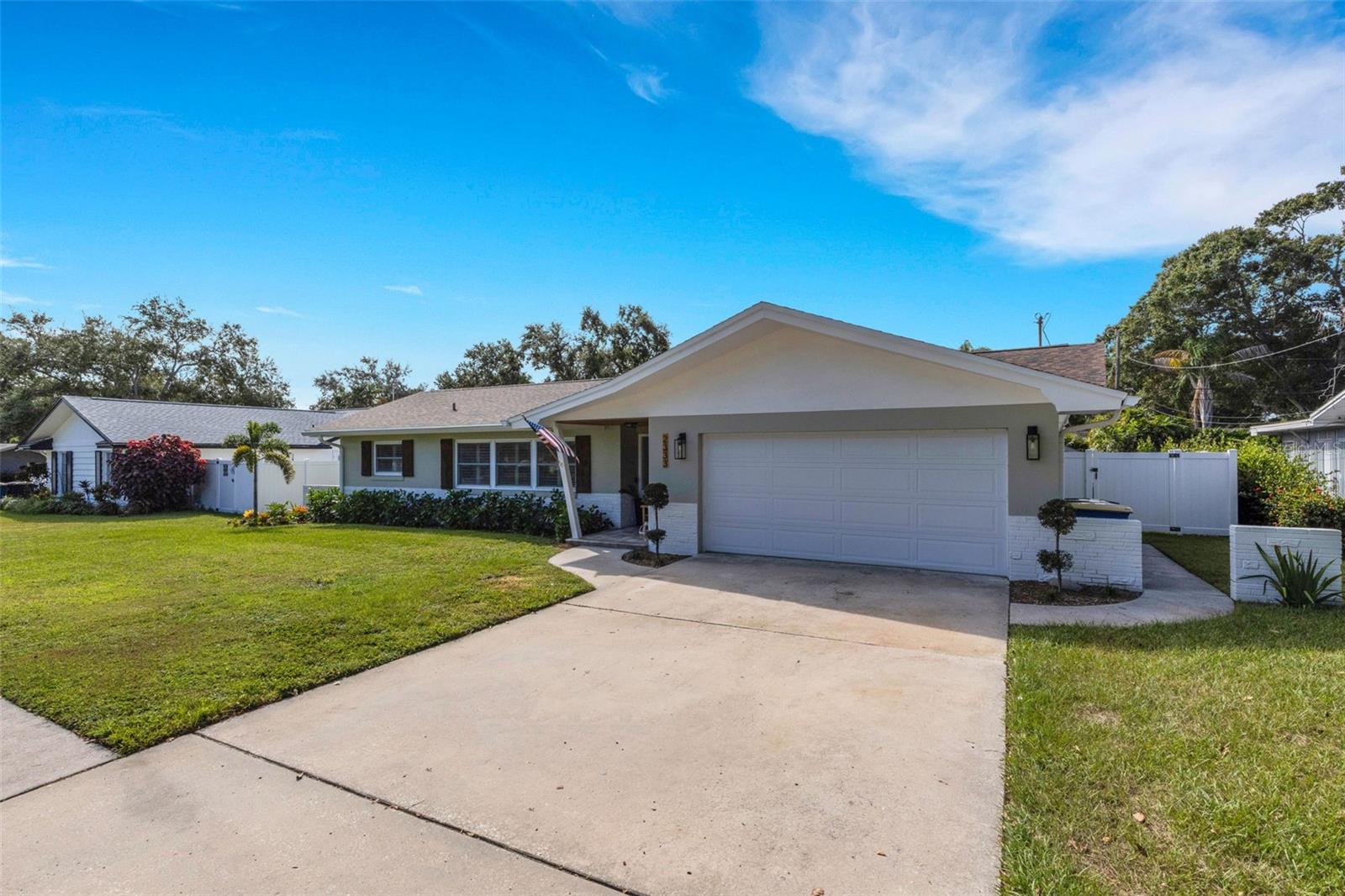 Image 61 of 62 For 2333 Glenmoor Road N