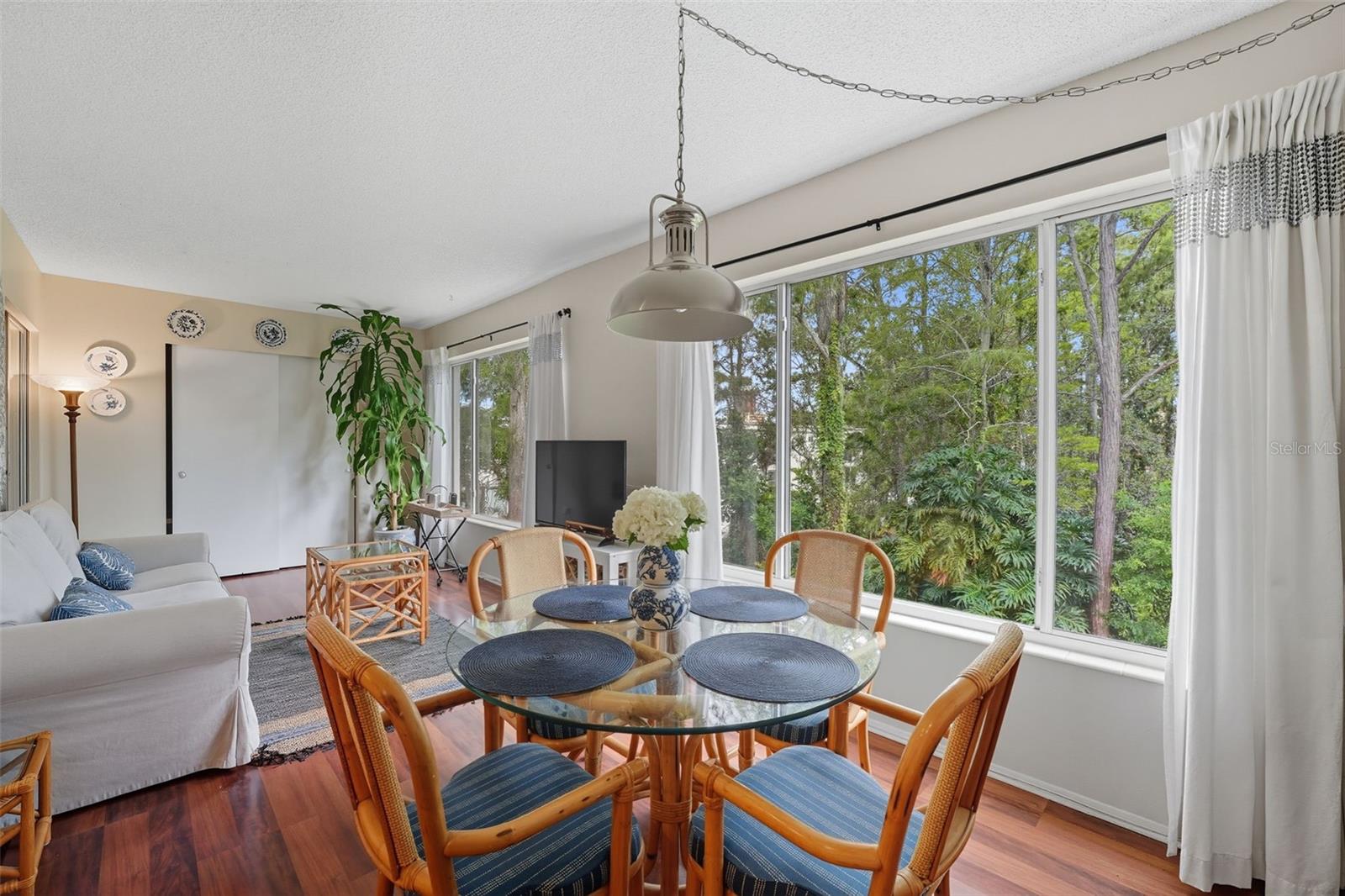 Image 12 of 49 For 2430 Florentine Way 56