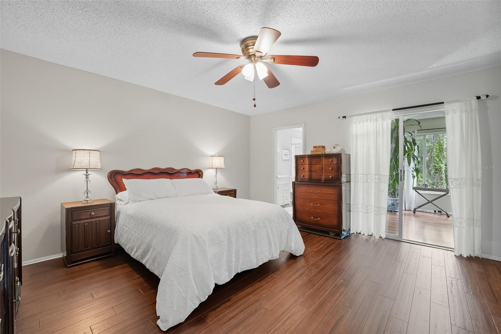 Image 17 of 49 For 2430 Florentine Way 56