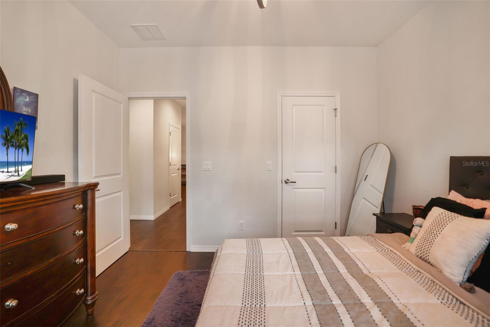 Image 39 of 48 For 503 Trask Street