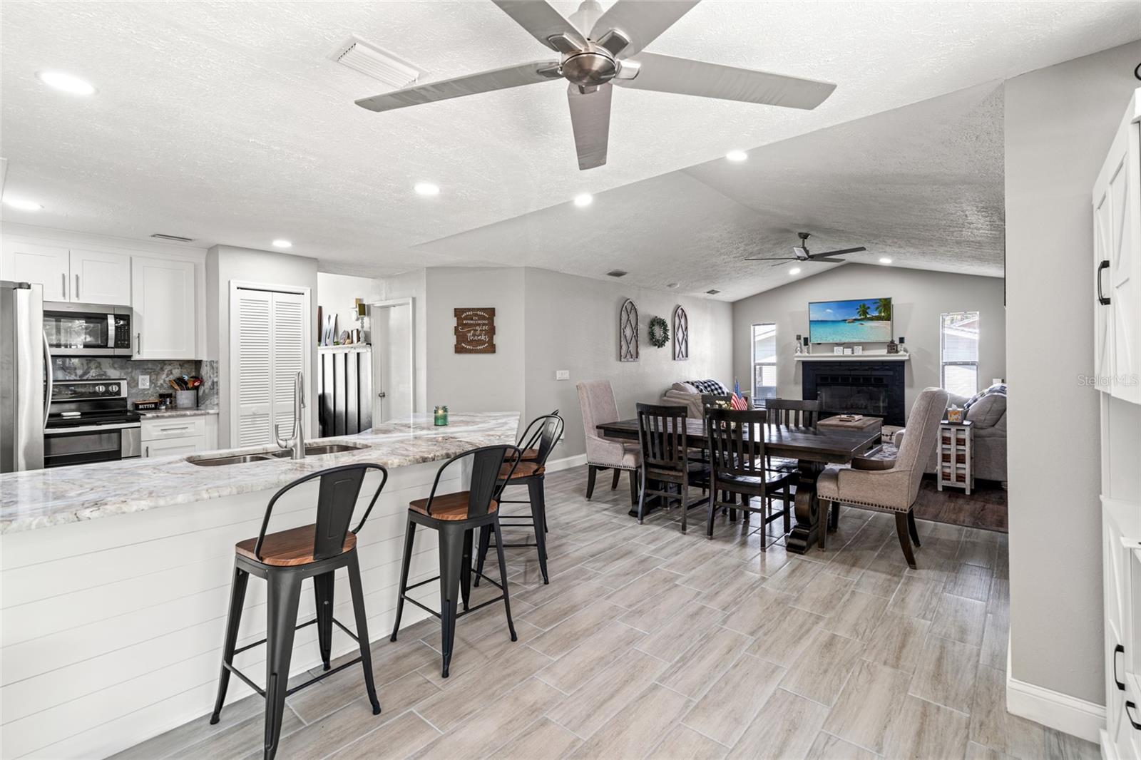 Image 14 of 37 For 3757 Lake Drive