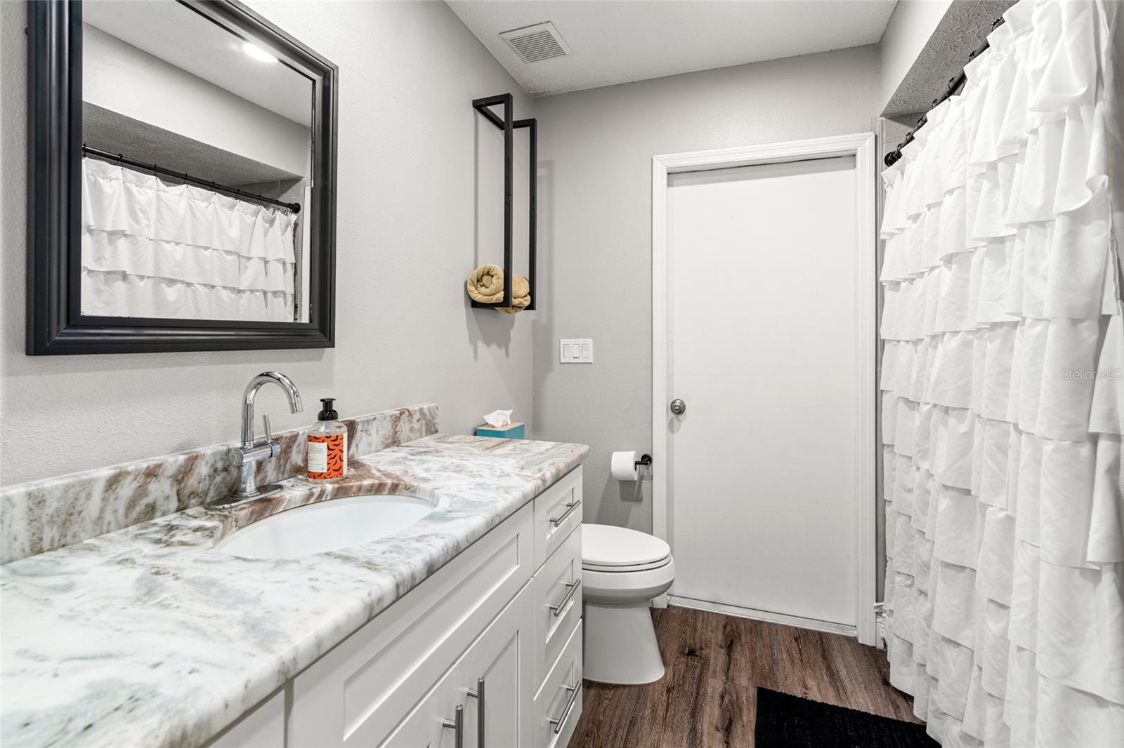 Image 19 of 37 For 3757 Lake Drive