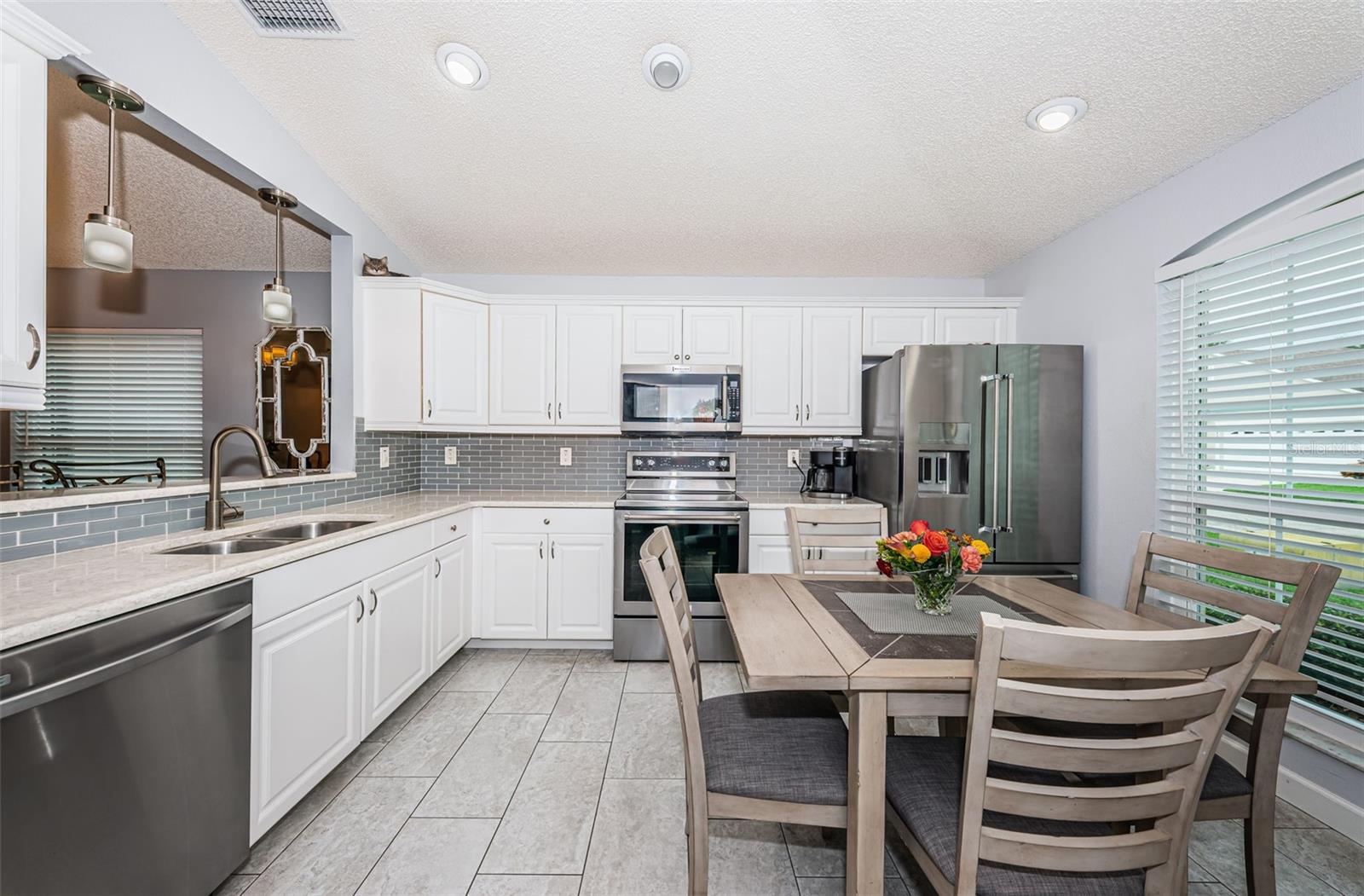 Image 17 of 40 For 10562 Alvarado Court