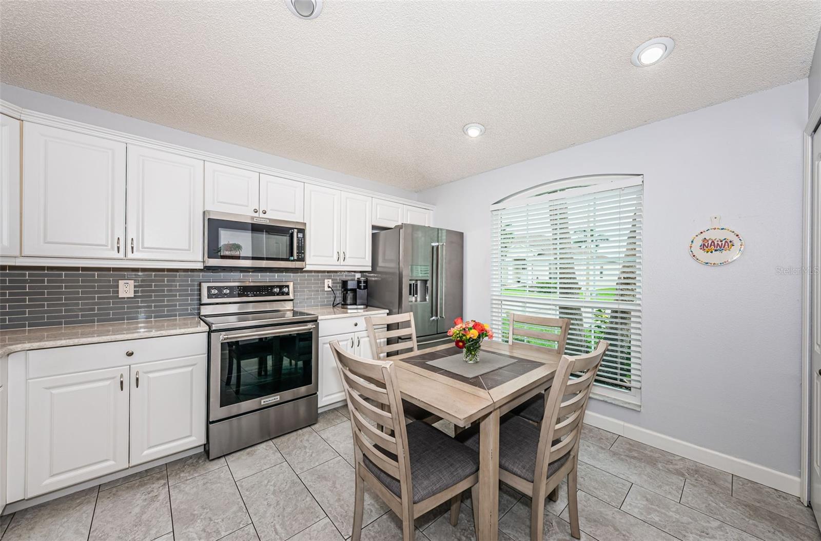 Image 18 of 40 For 10562 Alvarado Court
