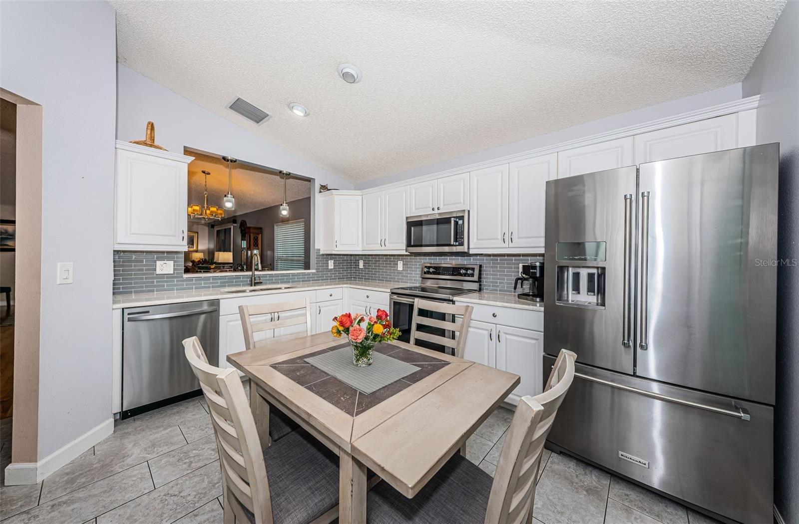 Image 19 of 40 For 10562 Alvarado Court