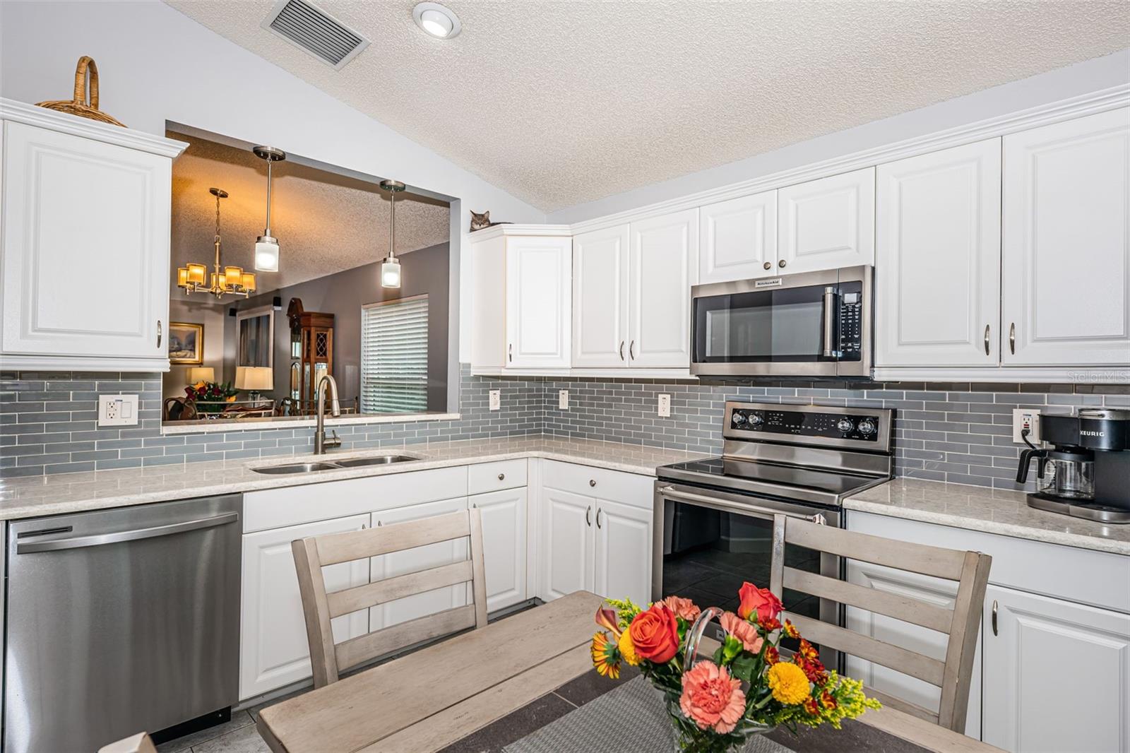 Image 22 of 40 For 10562 Alvarado Court