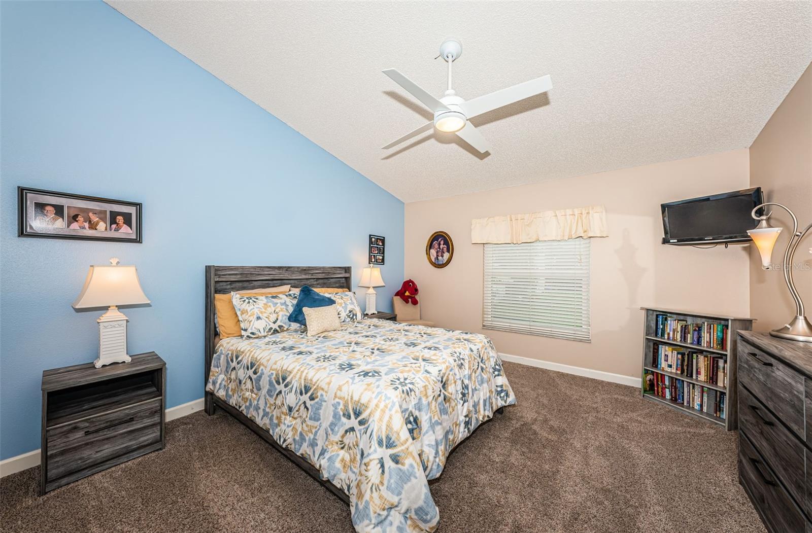Image 23 of 40 For 10562 Alvarado Court