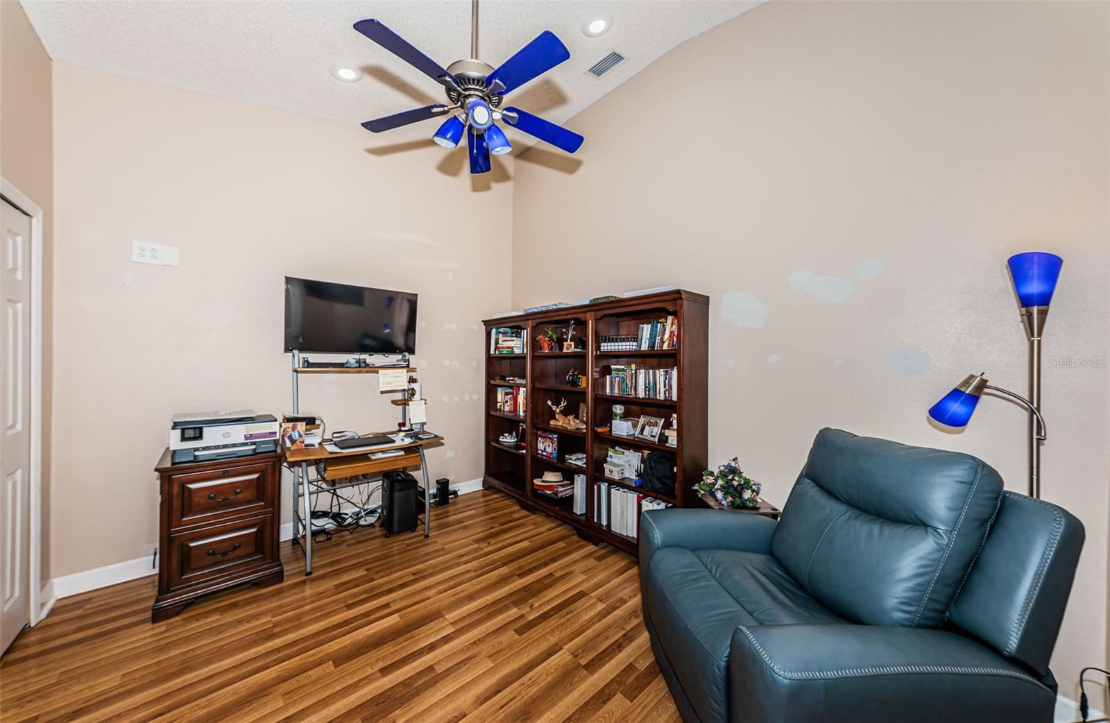 Image 34 of 40 For 10562 Alvarado Court