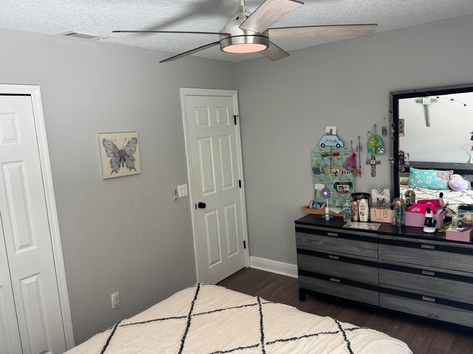 Listing photo id 24 for 5221 Spike Horn Drive