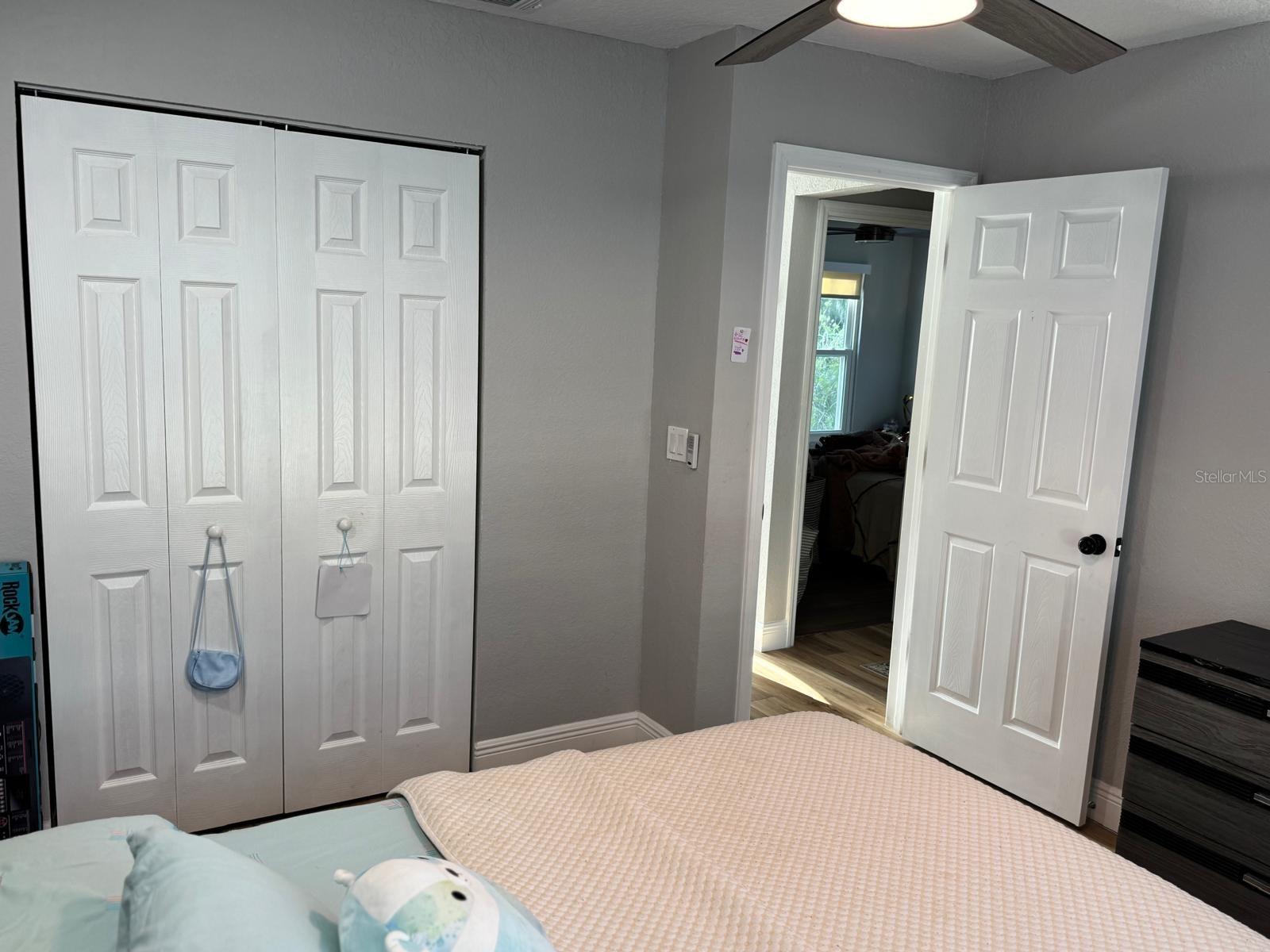 Listing photo id 25 for 5221 Spike Horn Drive