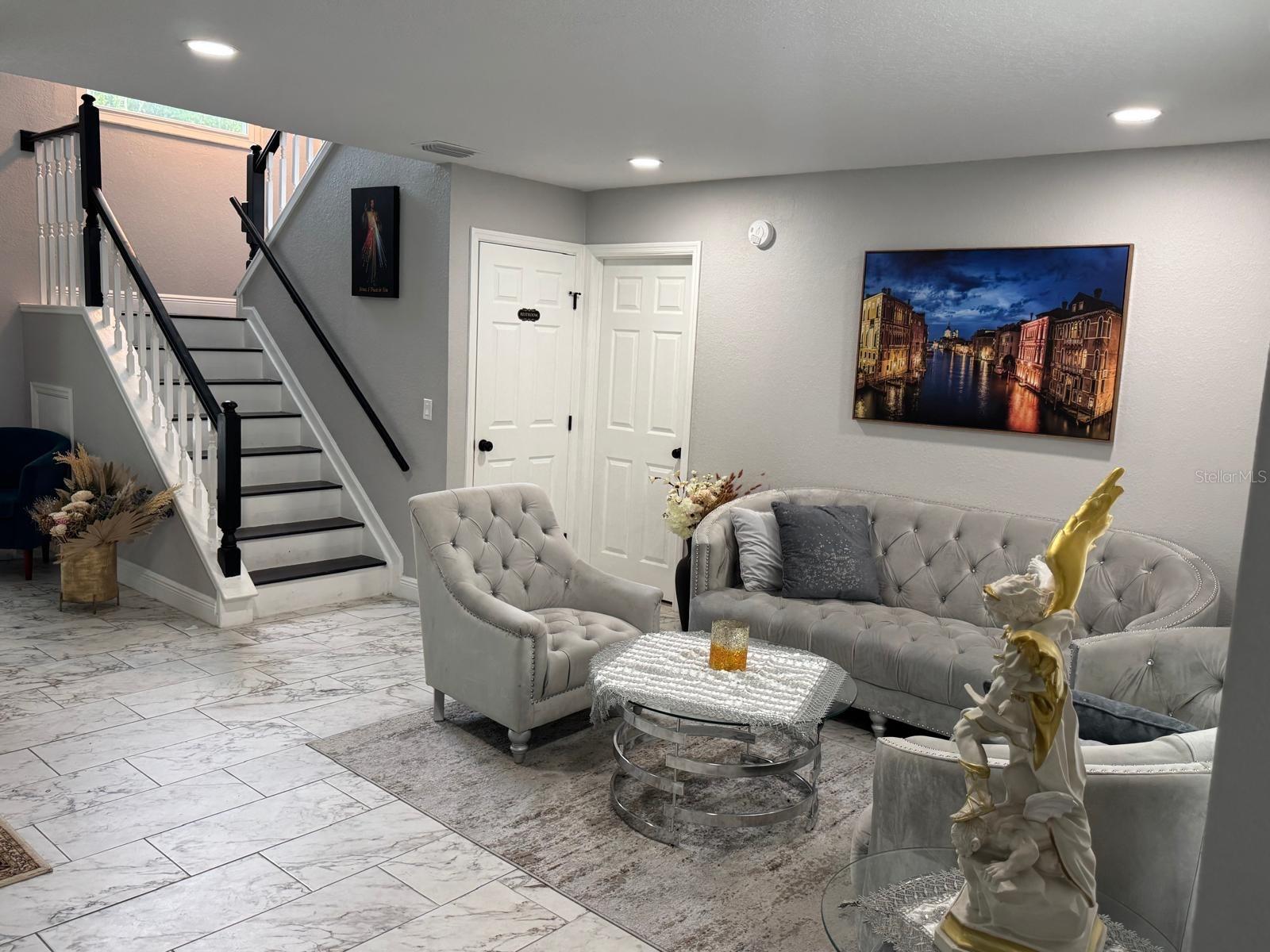 Listing photo id 7 for 5221 Spike Horn Drive