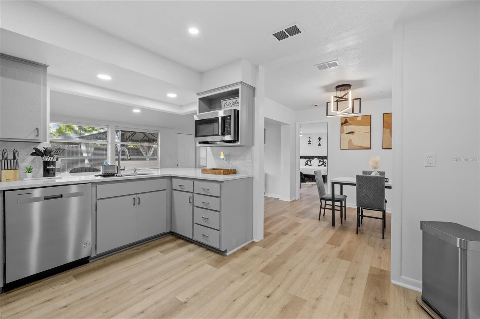 Image 14 of 44 For 2601 Southern Parkway W