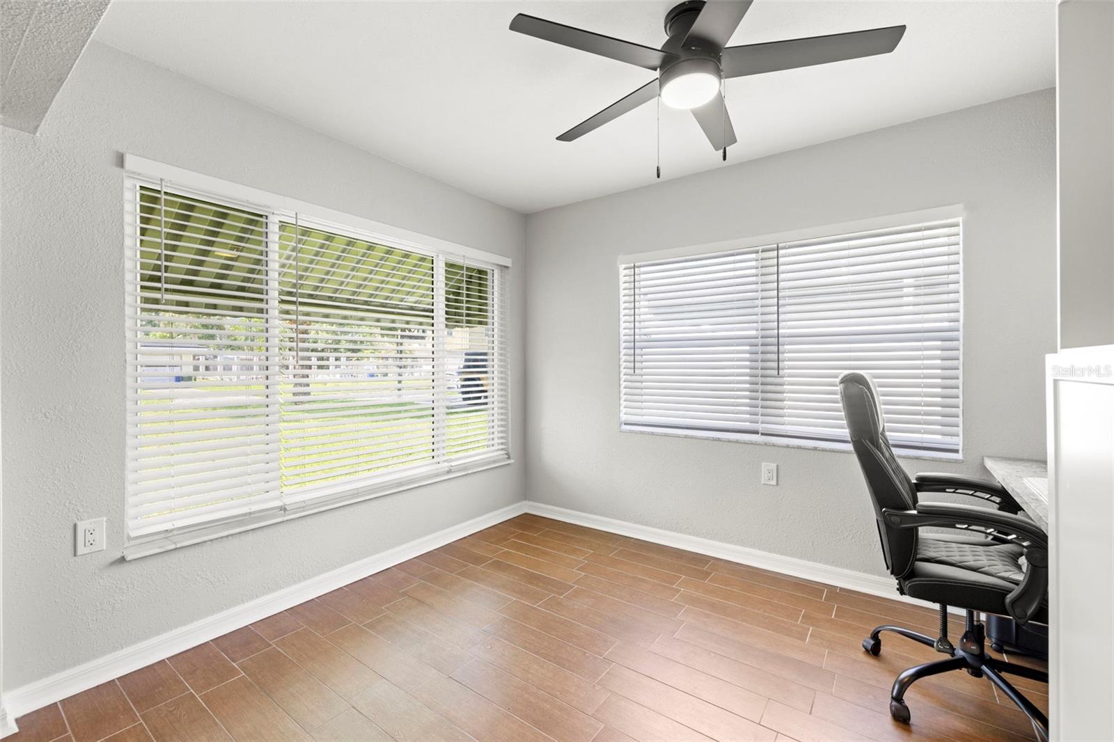 Image 6 of 59 For 2479 Baywood Drive E