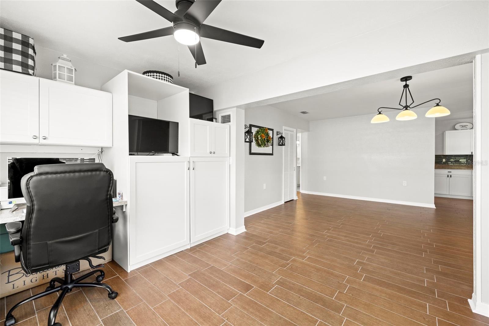Image 7 of 59 For 2479 Baywood Drive E