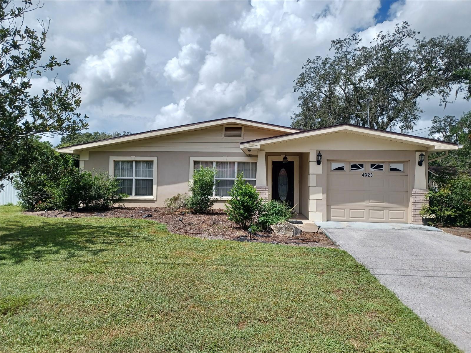 Details for 4323 5th Street, ZEPHYRHILLS, FL 33542