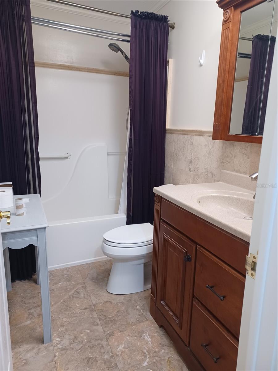 Image 18 of 26 For 4323 5th Street
