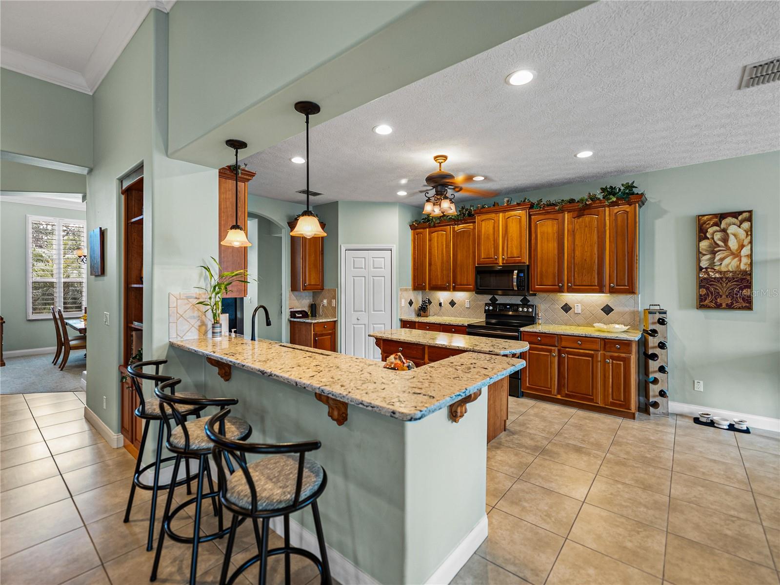 Listing photo id 11 for 11972 Riverhaven Drive