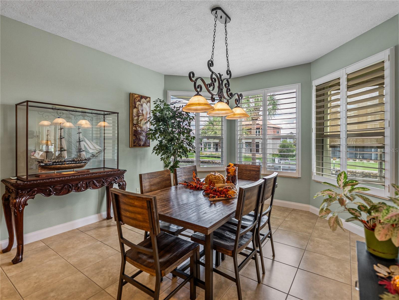 Listing photo id 15 for 11972 Riverhaven Drive