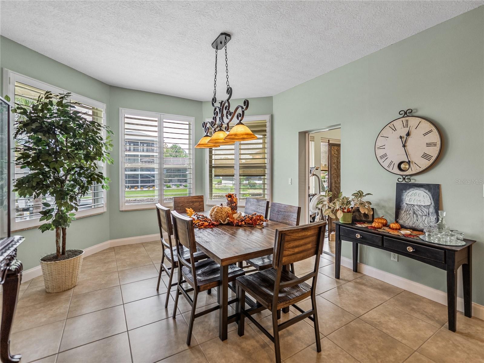 Listing photo id 16 for 11972 Riverhaven Drive