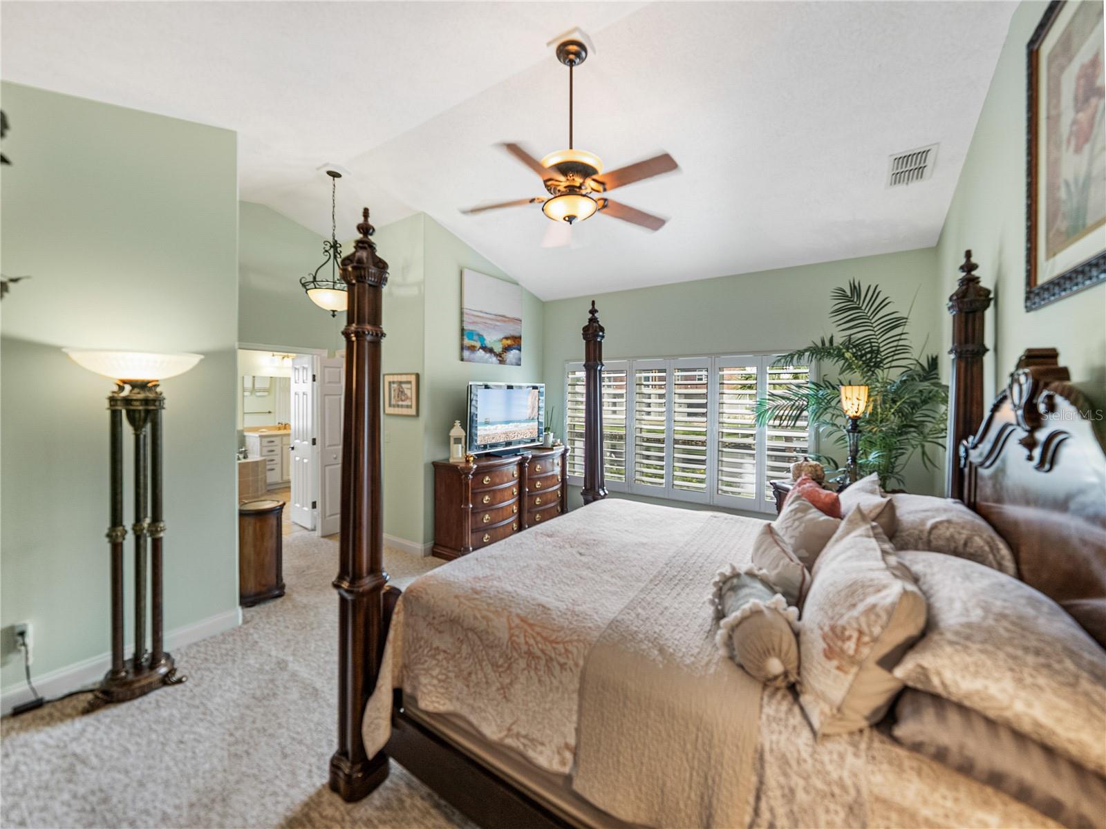 Listing photo id 35 for 11972 Riverhaven Drive