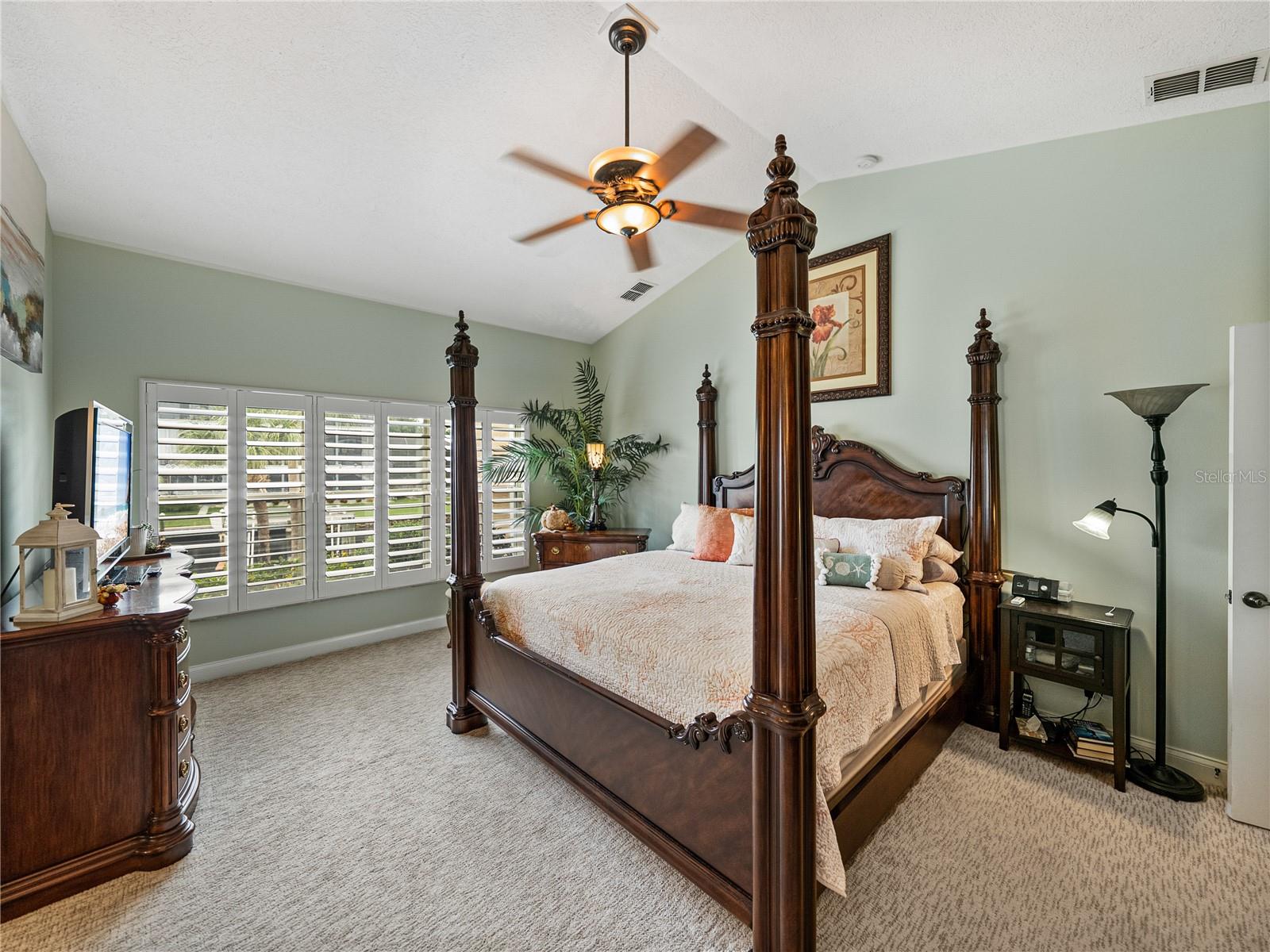 Listing photo id 36 for 11972 Riverhaven Drive