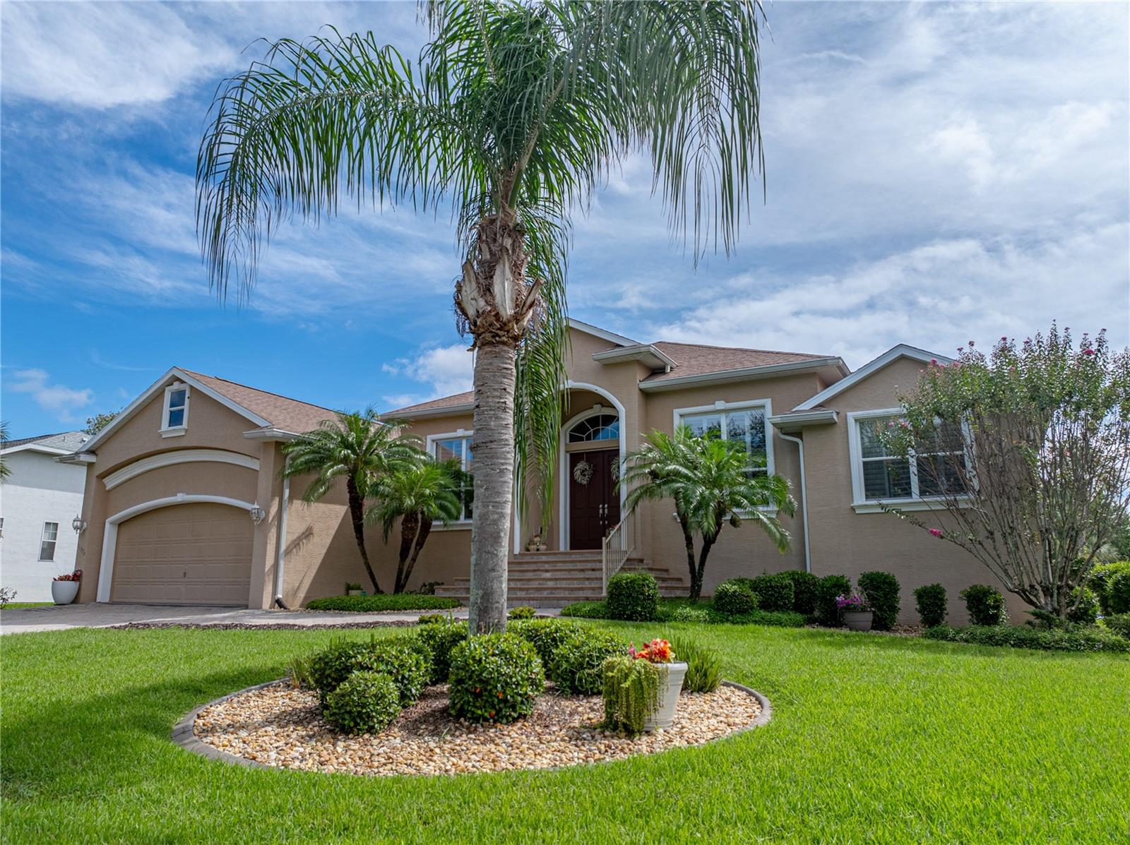 Listing photo id 2 for 11972 Riverhaven Drive
