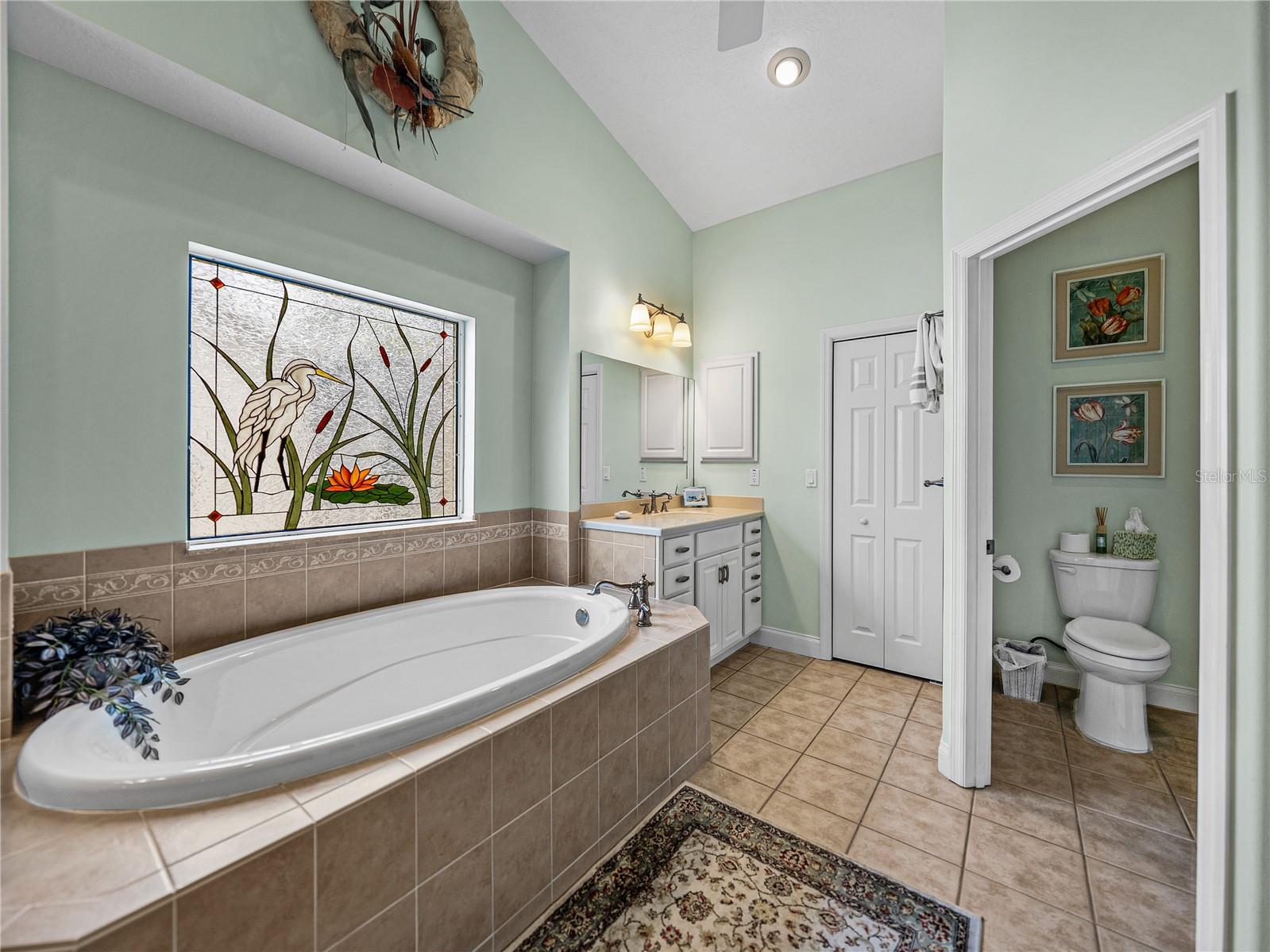 Listing photo id 41 for 11972 Riverhaven Drive