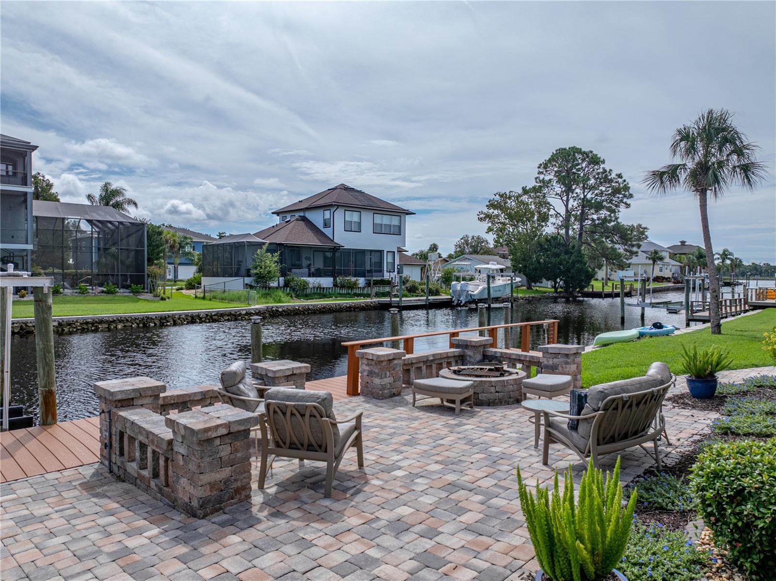 Listing photo id 61 for 11972 Riverhaven Drive