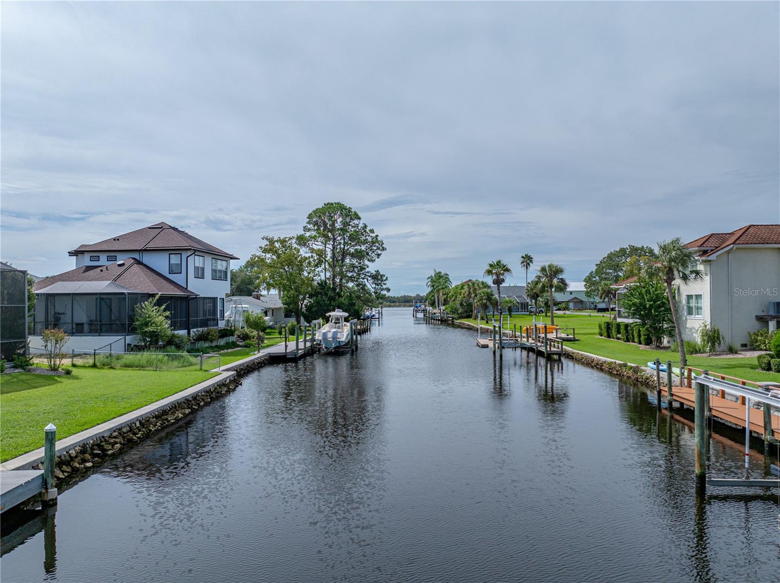 Listing photo id 68 for 11972 Riverhaven Drive