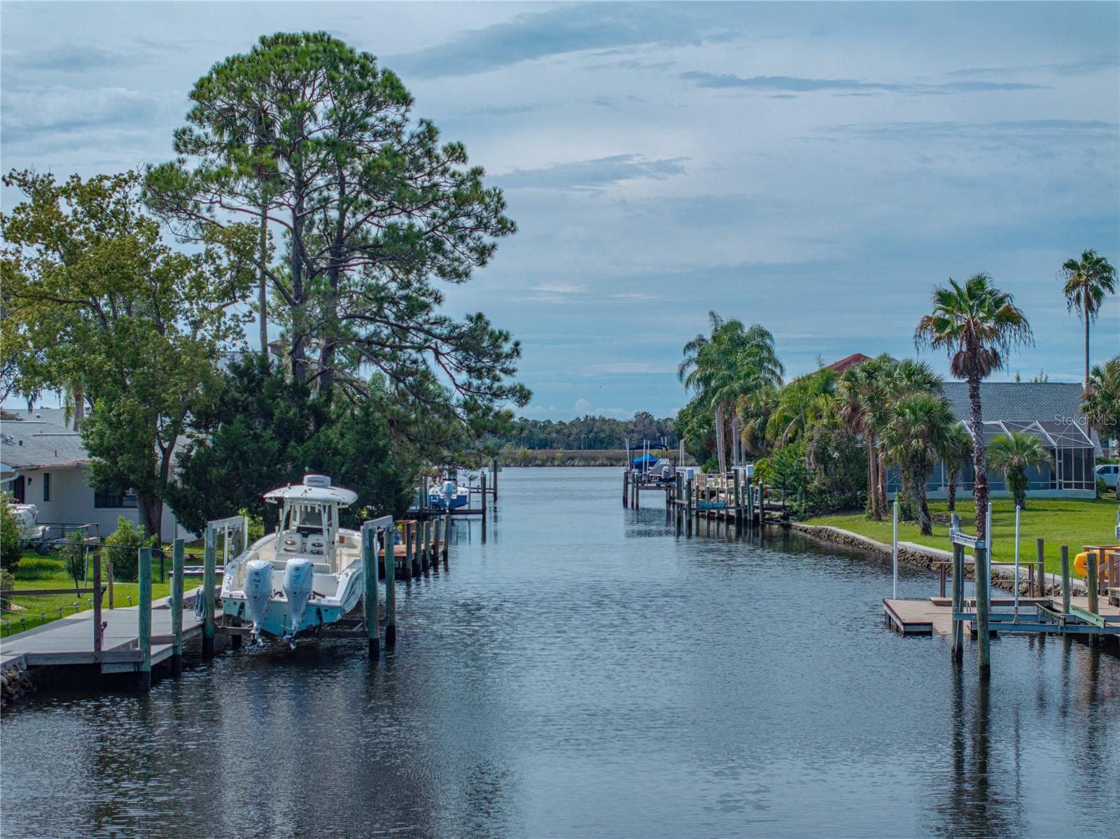 Listing photo id 69 for 11972 Riverhaven Drive