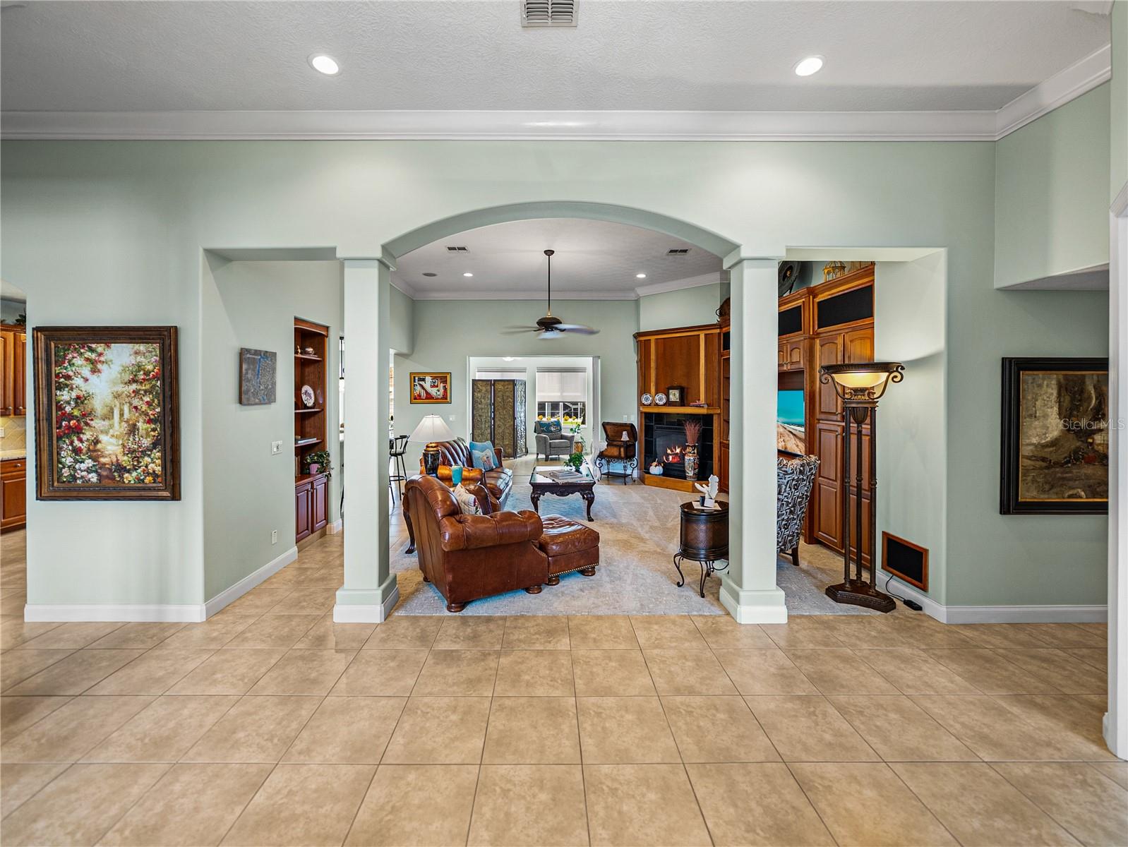 Listing photo id 6 for 11972 Riverhaven Drive