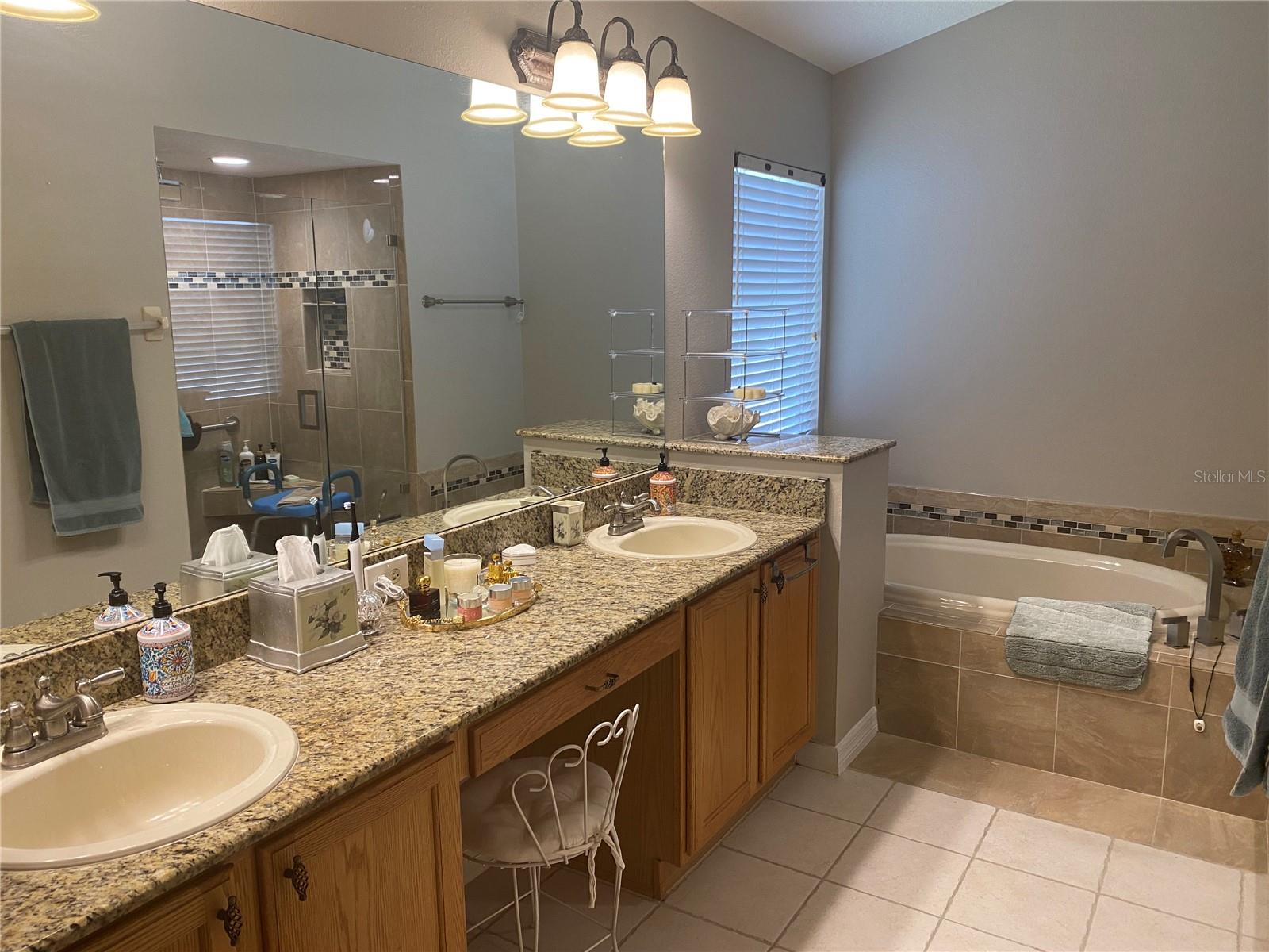 Image 12 of 39 For 5542 Avenue Du Soleil