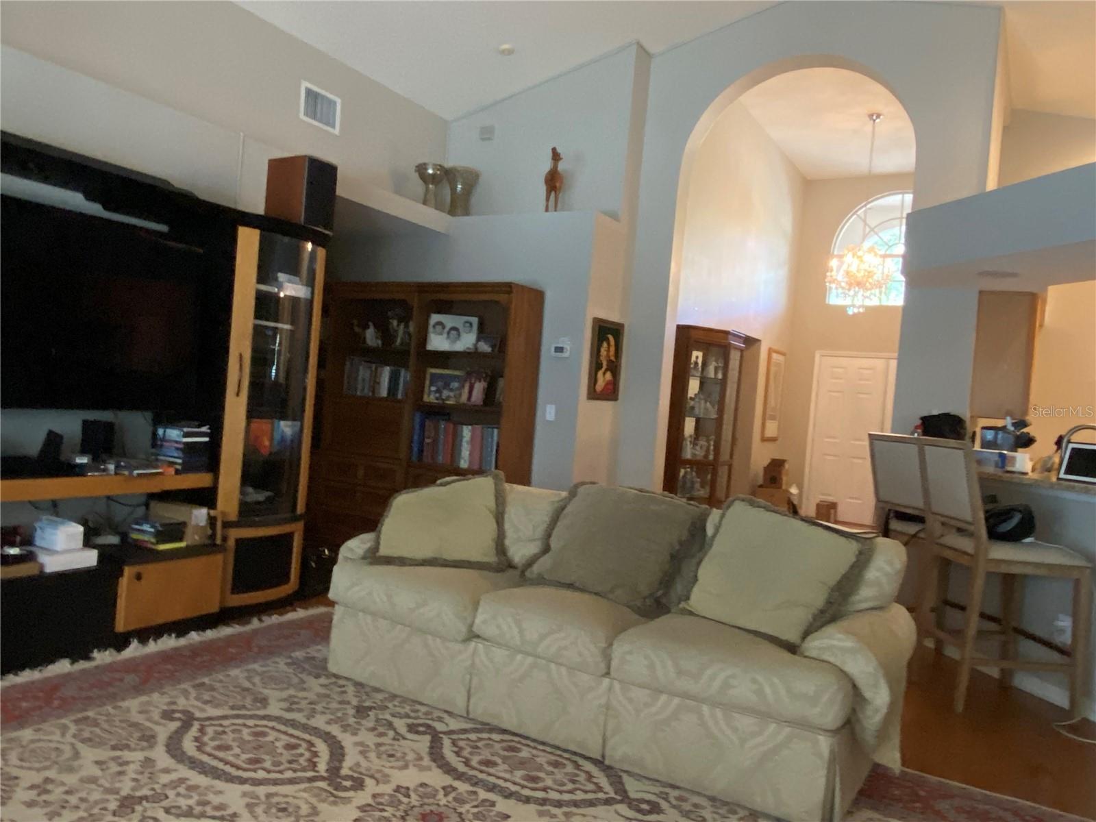 Image 3 of 39 For 5542 Avenue Du Soleil