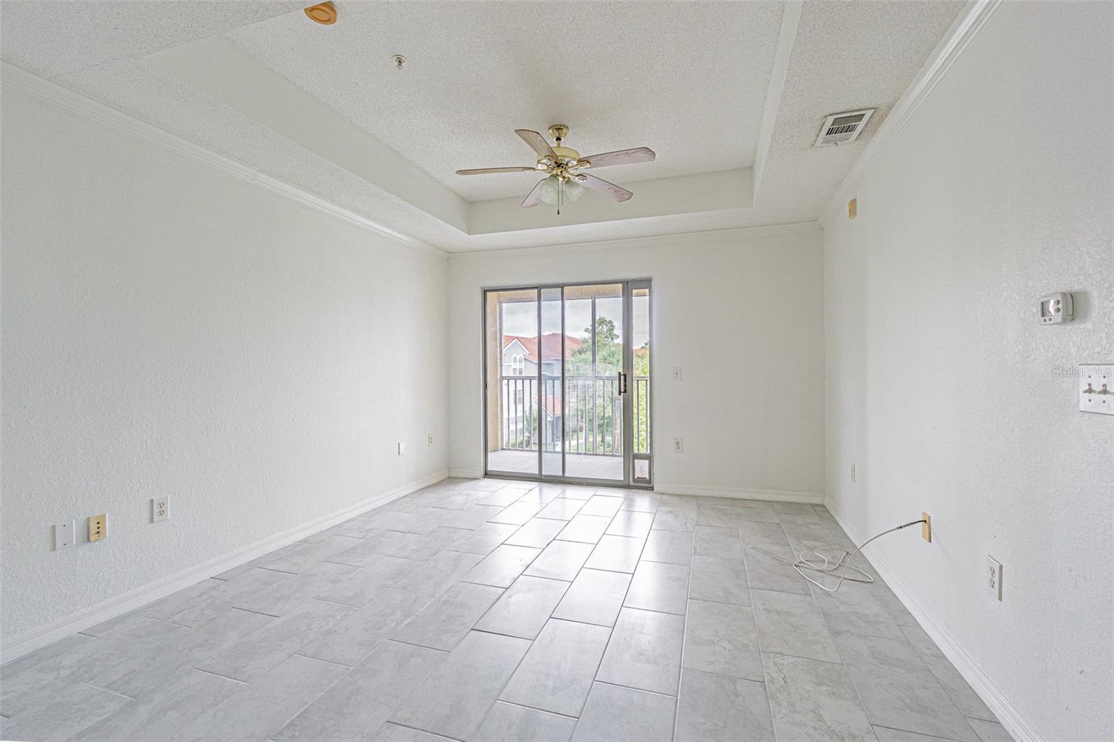 Image 18 of 27 For 18001 Richmond Place Drive 733