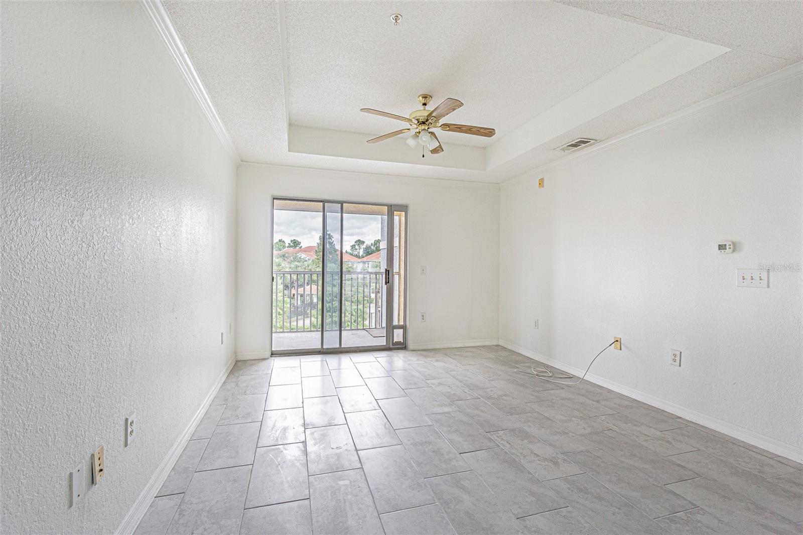 Image 19 of 27 For 18001 Richmond Place Drive 733