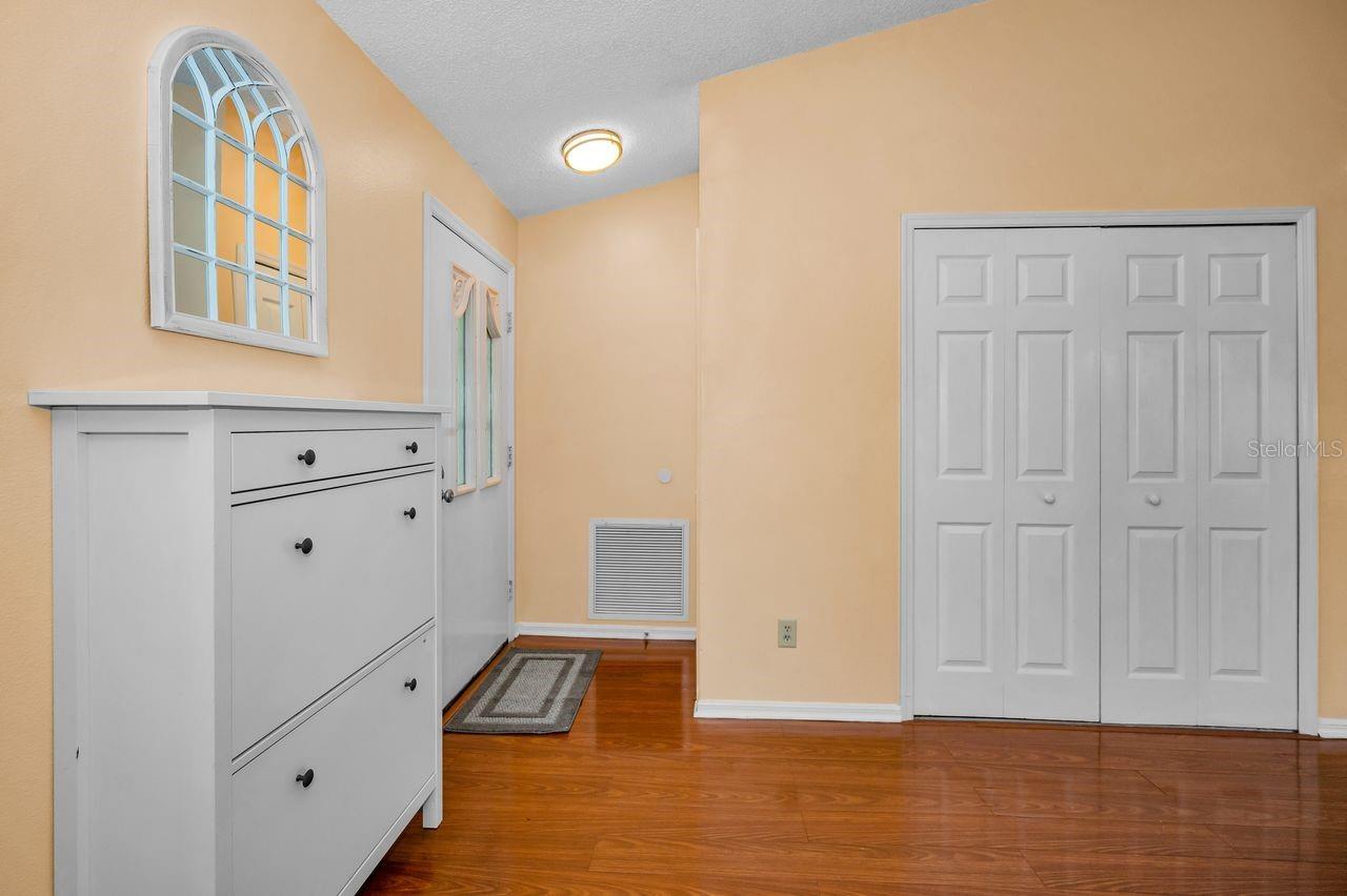 Image 11 of 48 For 8840 Magnolia Place