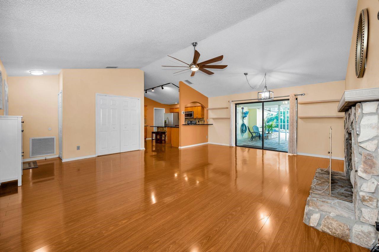 Image 13 of 48 For 8840 Magnolia Place