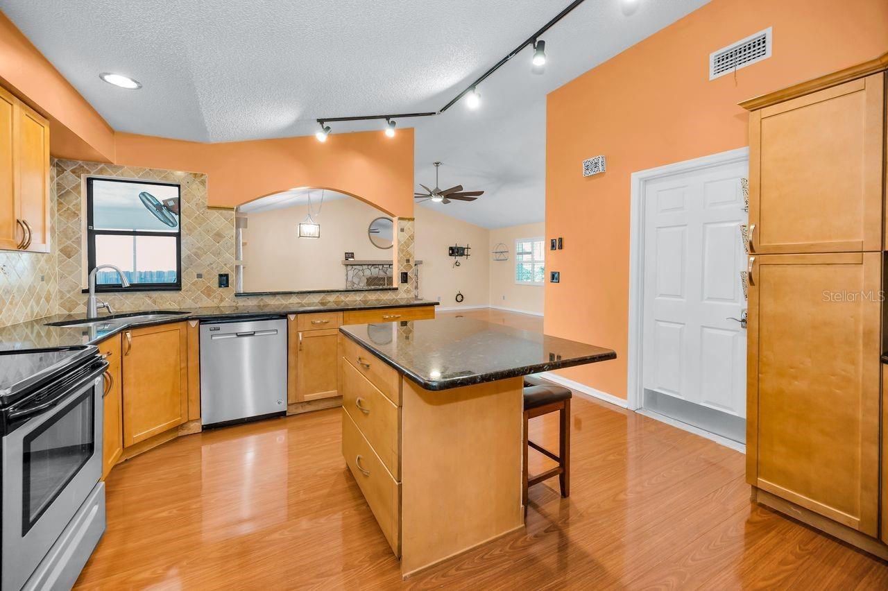 Image 20 of 48 For 8840 Magnolia Place
